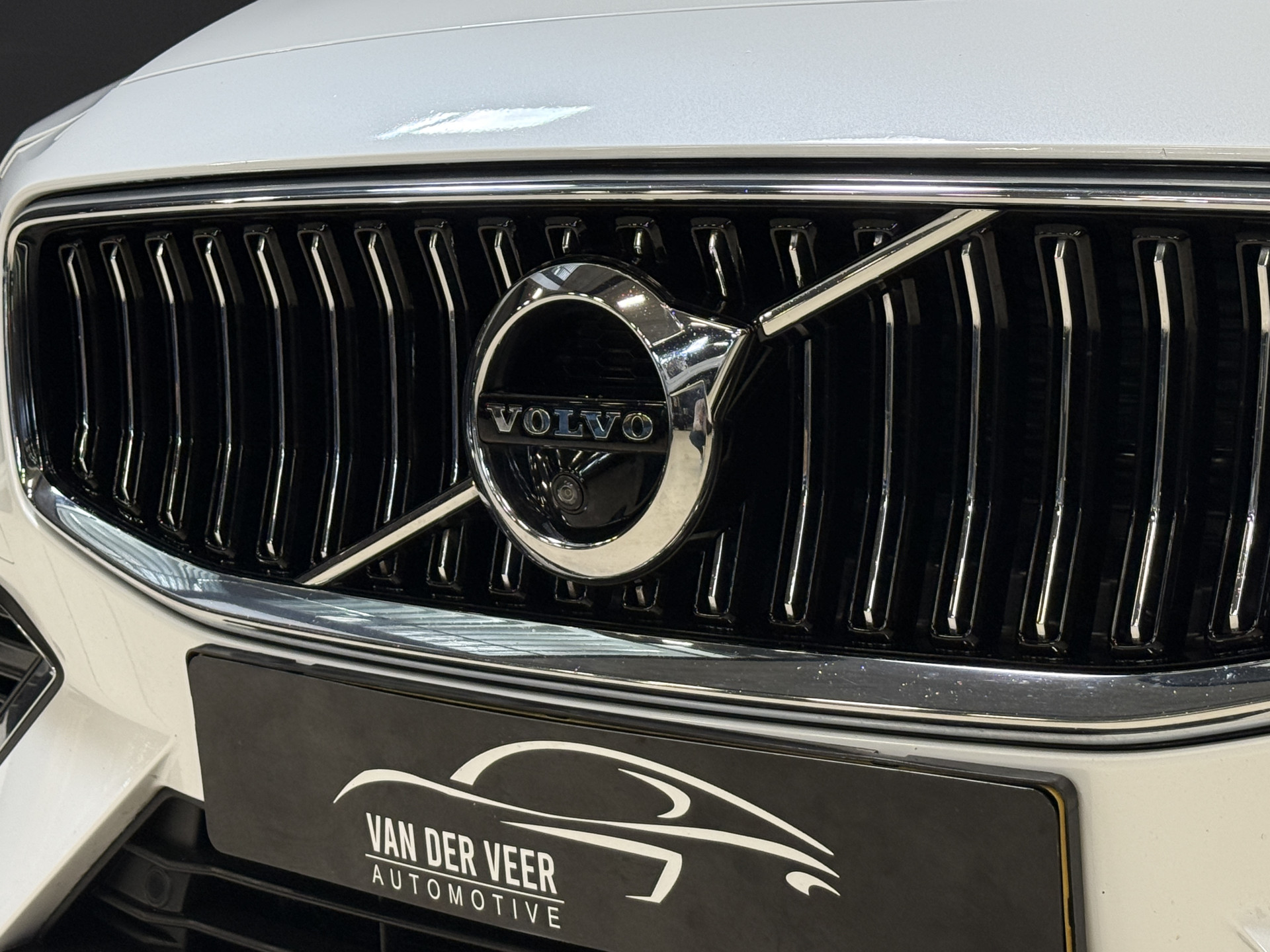 Volvo V60 2.0 T8 Twin Engine AWD Inscription | Panoramadak | 360 camera | Harman/Kardon | Adaptive cruise | Stoelverwarming