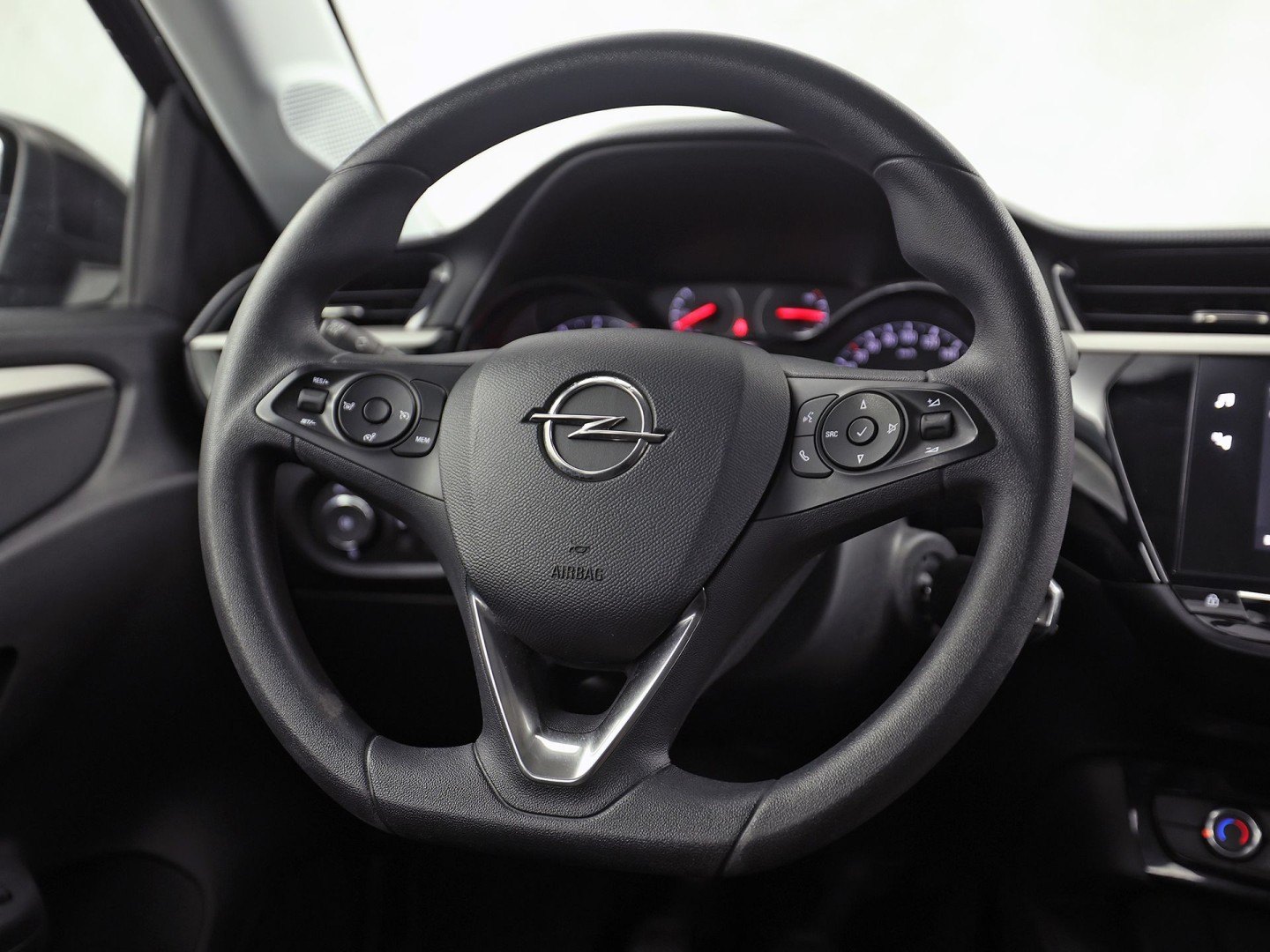 Opel Corsa 1.2 Sport (APPLE CARPLAY, GROOT NAVI, LANE ASSIST, SPORTSTOELEN, CRUISE, NIEUWSTAAT)