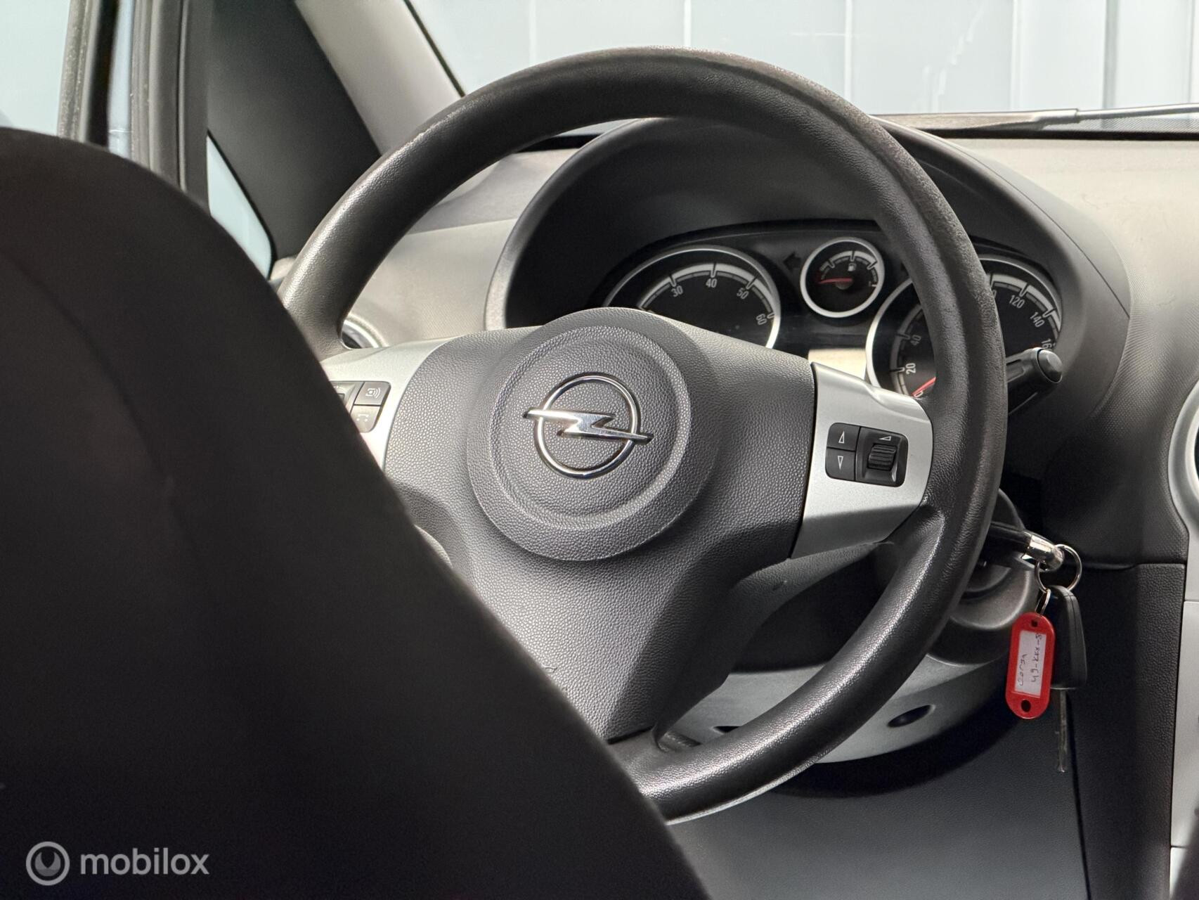Opel Corsa 1.4-16V Cosmo| Vol Automaat | NAP | Cruise |Airco