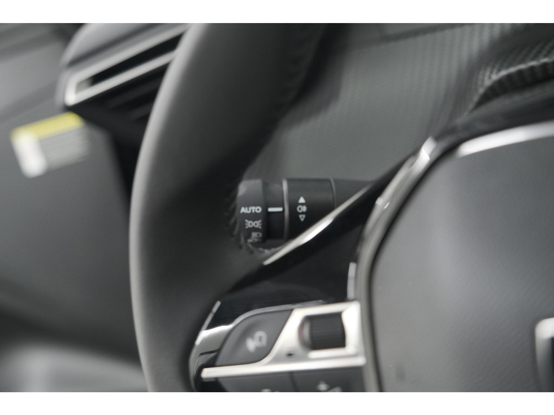Peugeot 208 PureTech 100 Allure | 360 Camera | Dodehoekdetectie | Navigatie