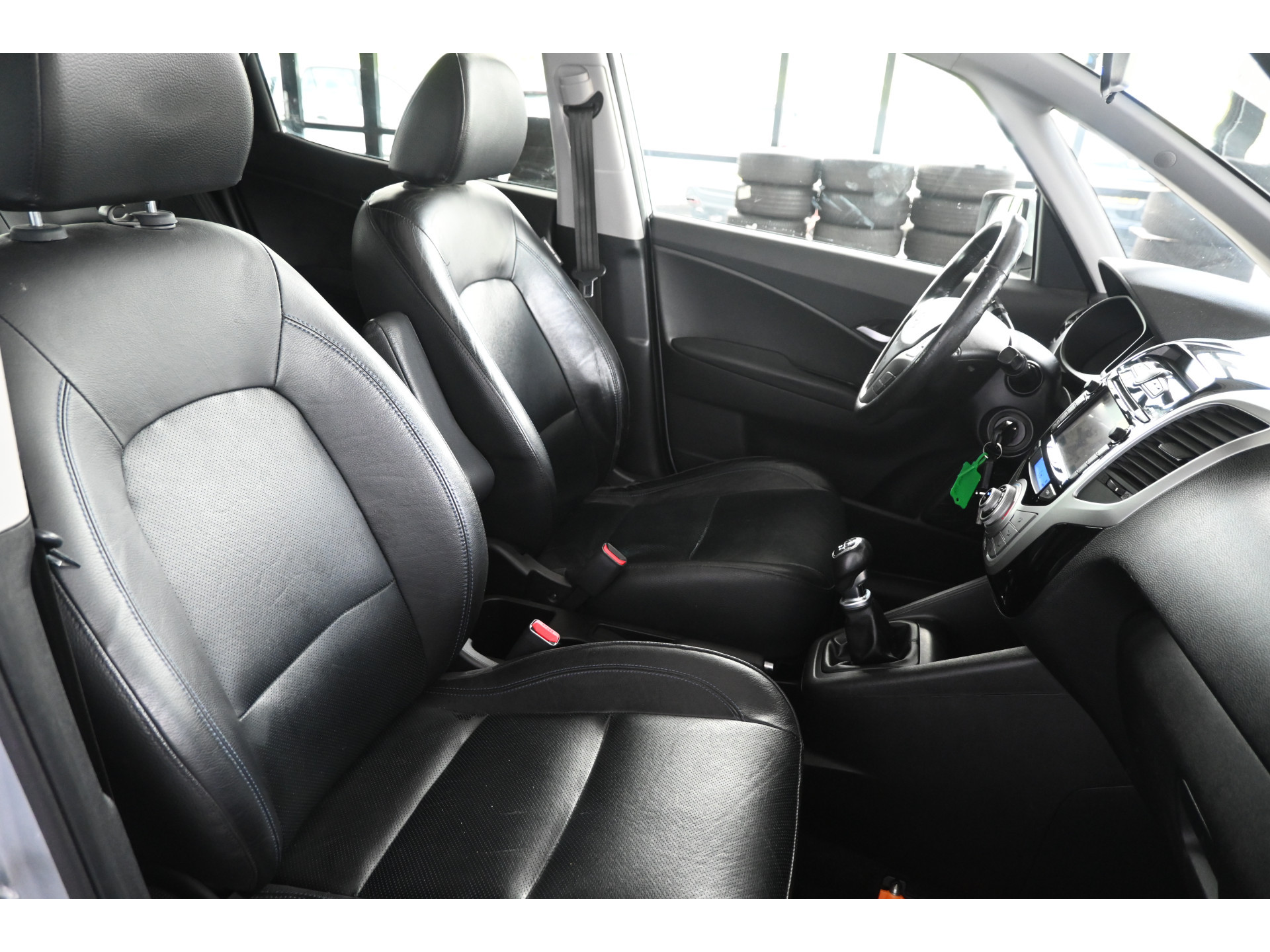 Hyundai ix20 1.4i i-Catcher Clima Navigatie Schuifdak Trekhaak Goed Onderhouden! Inruil Mogelijk!