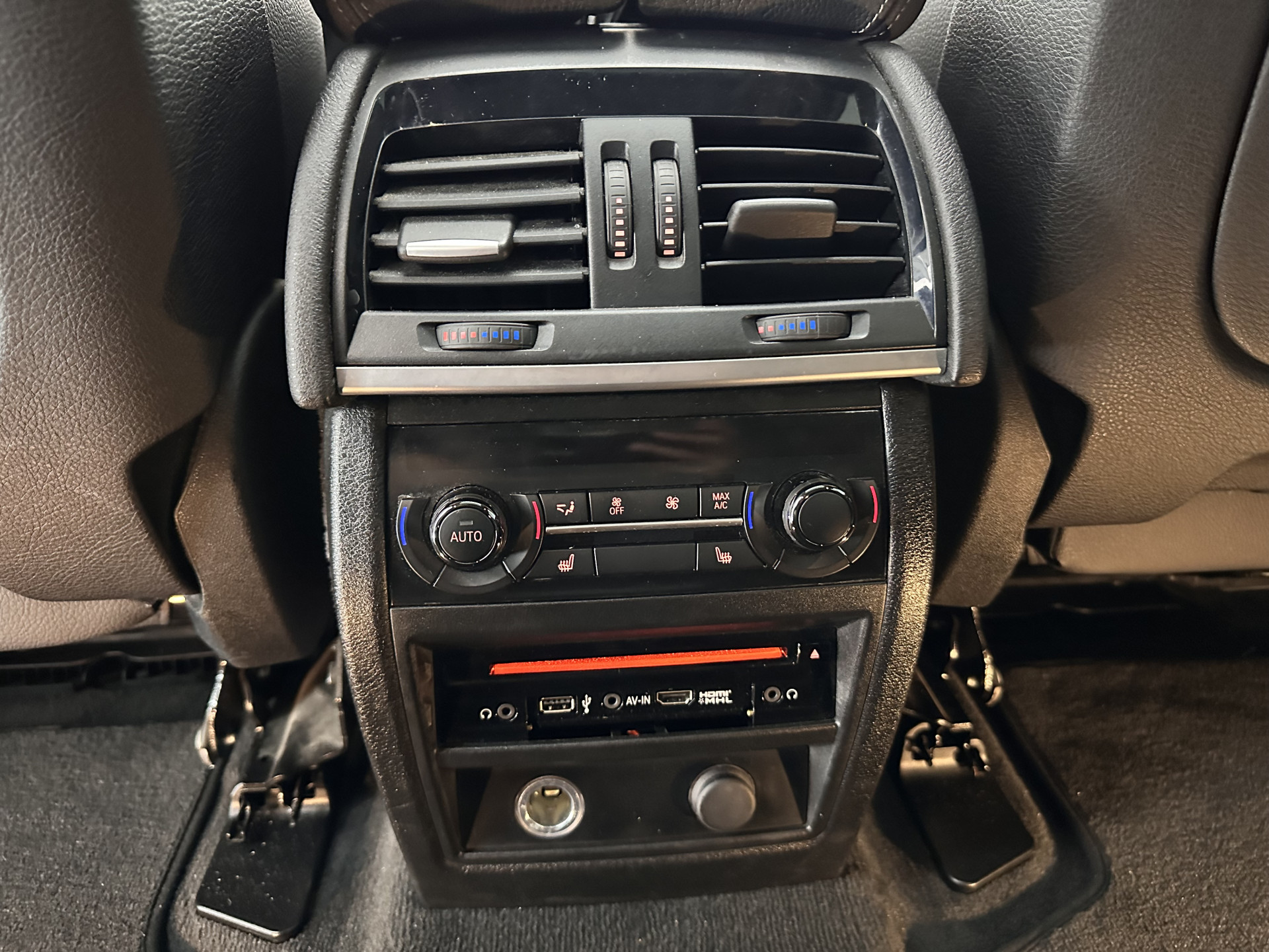 BMW X5 M50d M-Sportpack Aut. *PANO | HEAD-UP | LUXURY-LEATHER | ADAPTIVE-CRUISE | SOFT-CLOSE | BANG&OLUFSEN | TOP-VIEW | BLINDSPOT | NIGHT-VISION | MEMORY-PACK | DIGI-COCKPIT | HEATED-COMFORTSEATS | NAVI-FULLMAP |