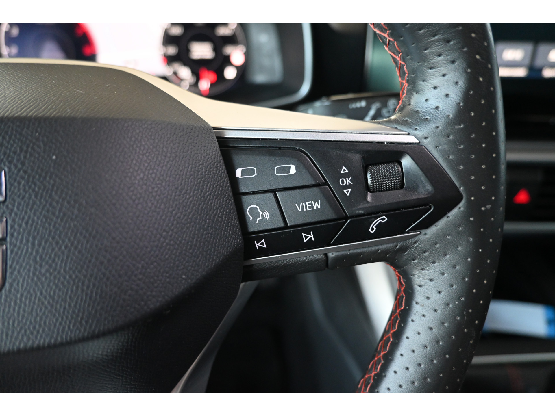 SEAT Leon 1.5 TSI FR Launch Edition Clima Navigatie Carplay Virtual LED Rijklaarprijs! Inruil Mogelijk!