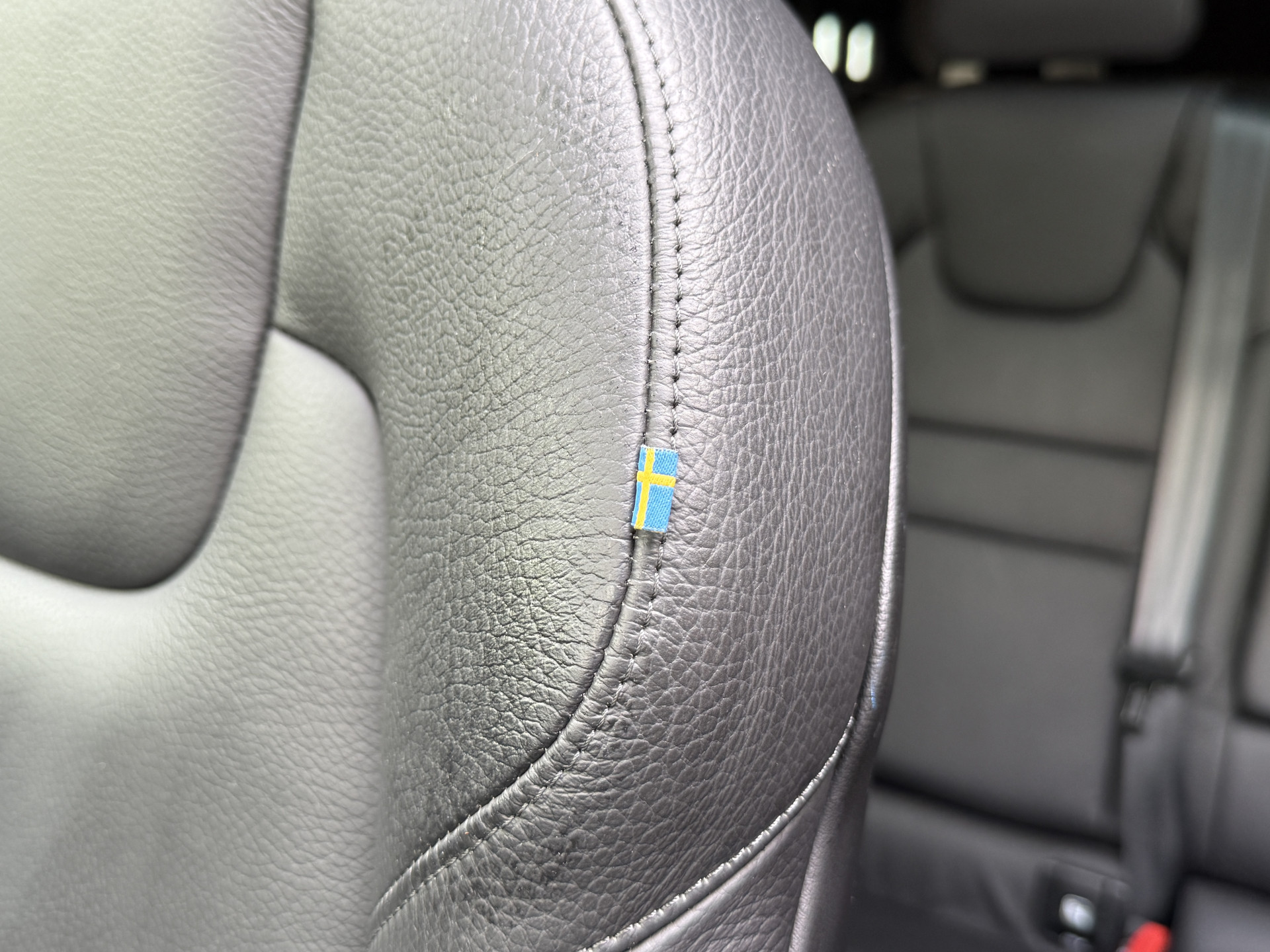 Volvo V60 2.0 T8 Twin Engine AWD Inscription | Panoramadak | 360 camera | Harman/Kardon | Adaptive cruise | Stoelverwarming