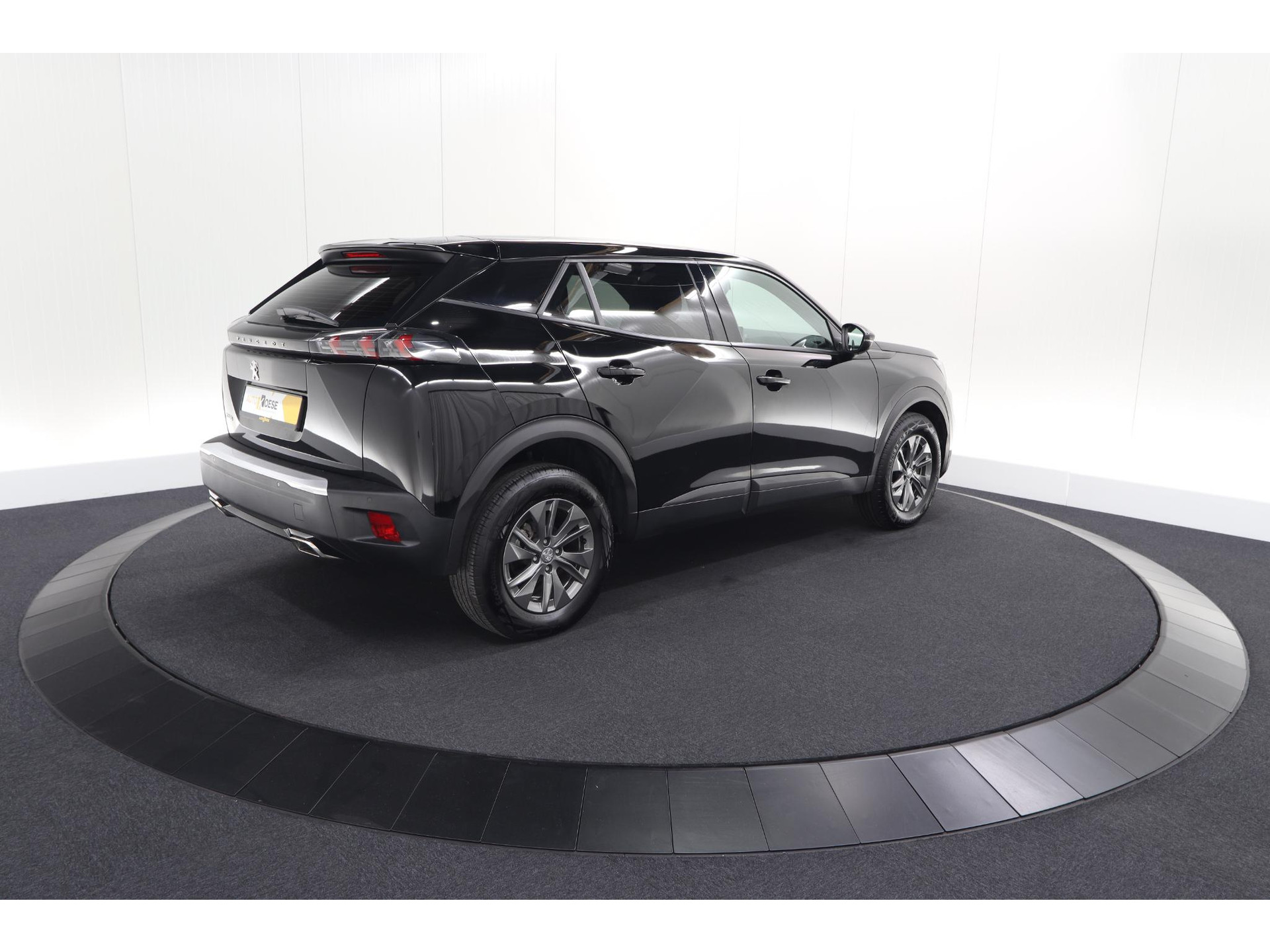 Peugeot 2008 PureTech 130 EAT8 Active Pack | Parkeersensoren | Apple CarPlay | Climate Control | Stoelverwarming