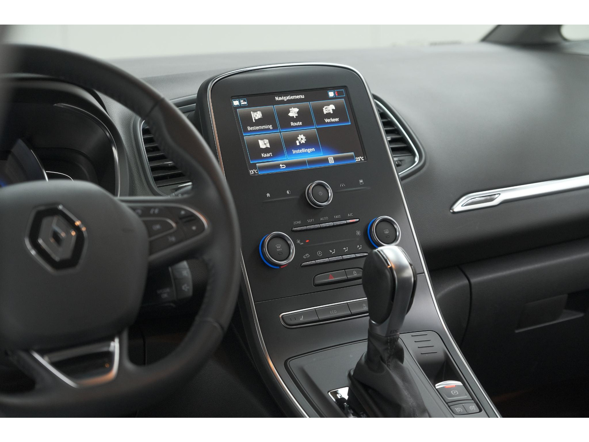 Renault Scénic TCe 140 EDC Limited | Camera | Stoelverwarming | Navigatie | Apple Carplay