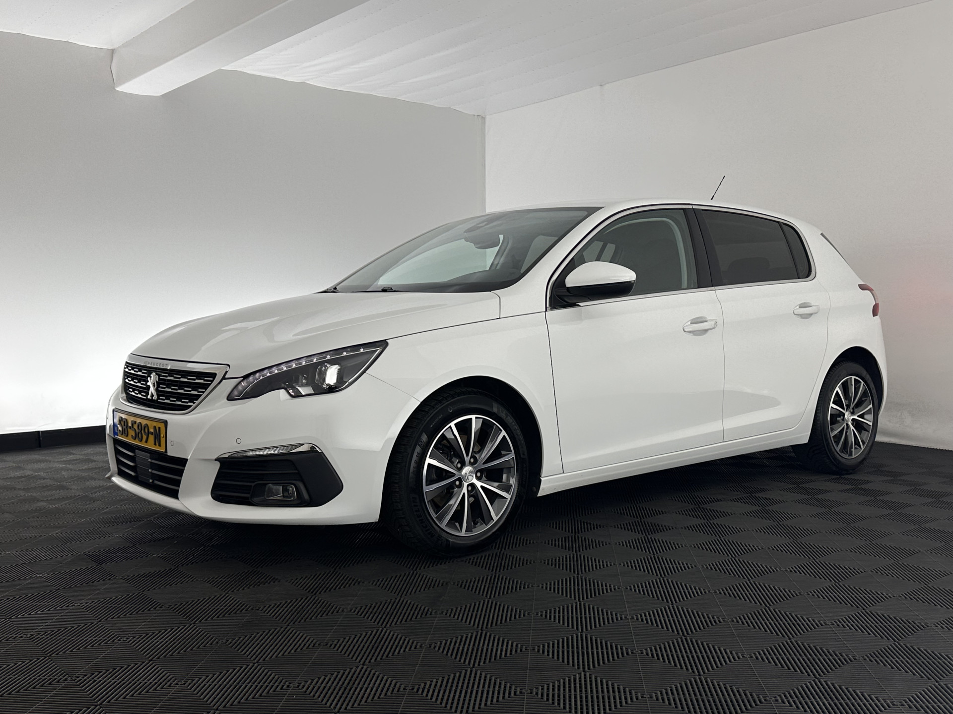 Peugeot 308 1.5 Blue HDi Allure *FULL-LED | HEATED-SPORTSEATS | NAVI-FULLMAP | DAB | ECC | PDC | CRUISE | PRIVACYGLASS | 16''ALU*