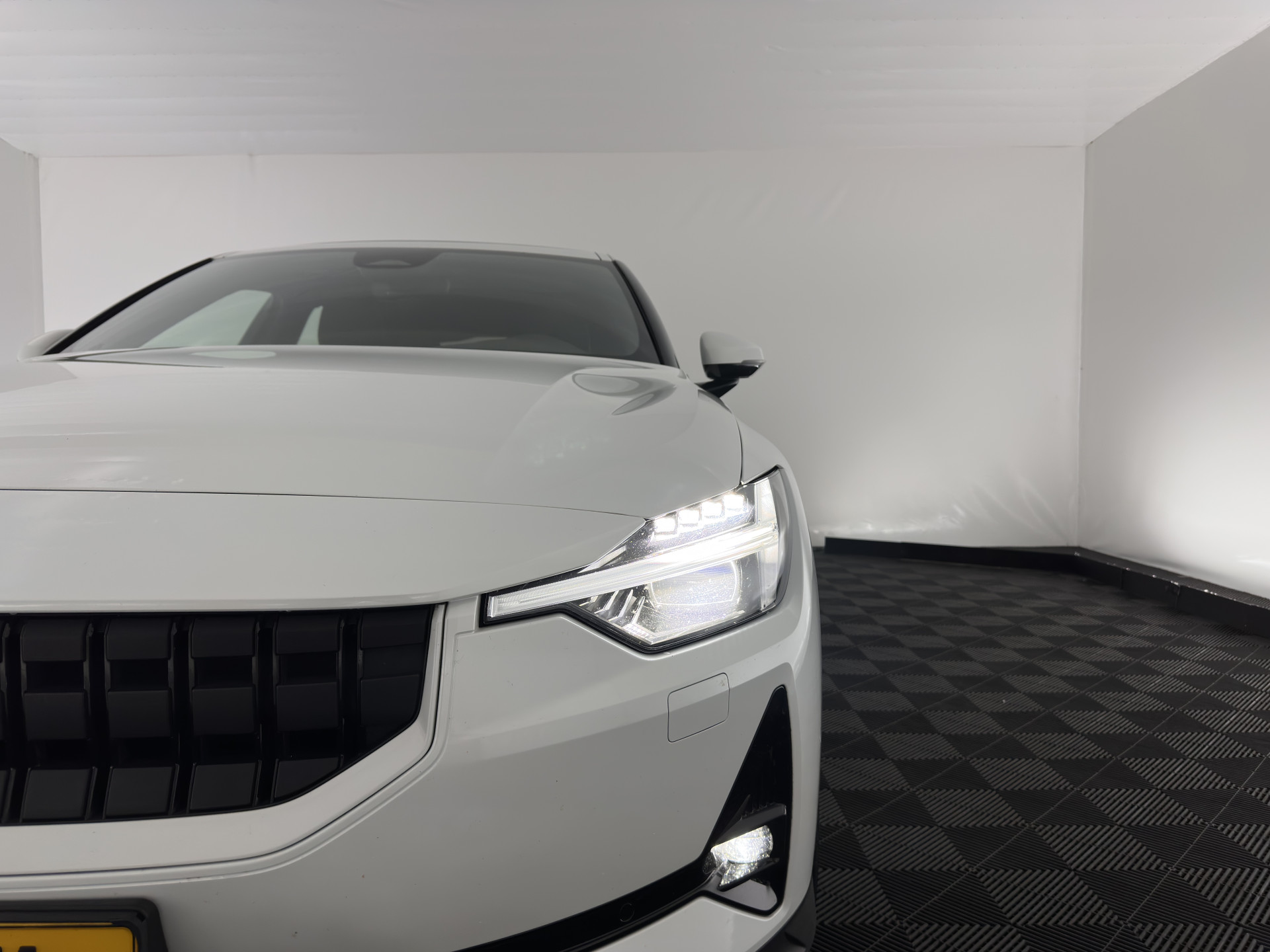 Polestar 2 Long Range Dual Motor Perfomance 78 kwh [ 3-Fase ]  { SOH-95% } (INCL-BTW) Aut. *PANO | NAVI-FULLMAP | HARMAN/KARDON-AUDIO | FULL-LED | KEYLESS | DIGI-COCKPIT | MEMORY-PACK |  CARPLAY | DAB+ | HEATED-SPORTSEATS | TOPVIEW | ADAPTIVE-CRUISE |  20