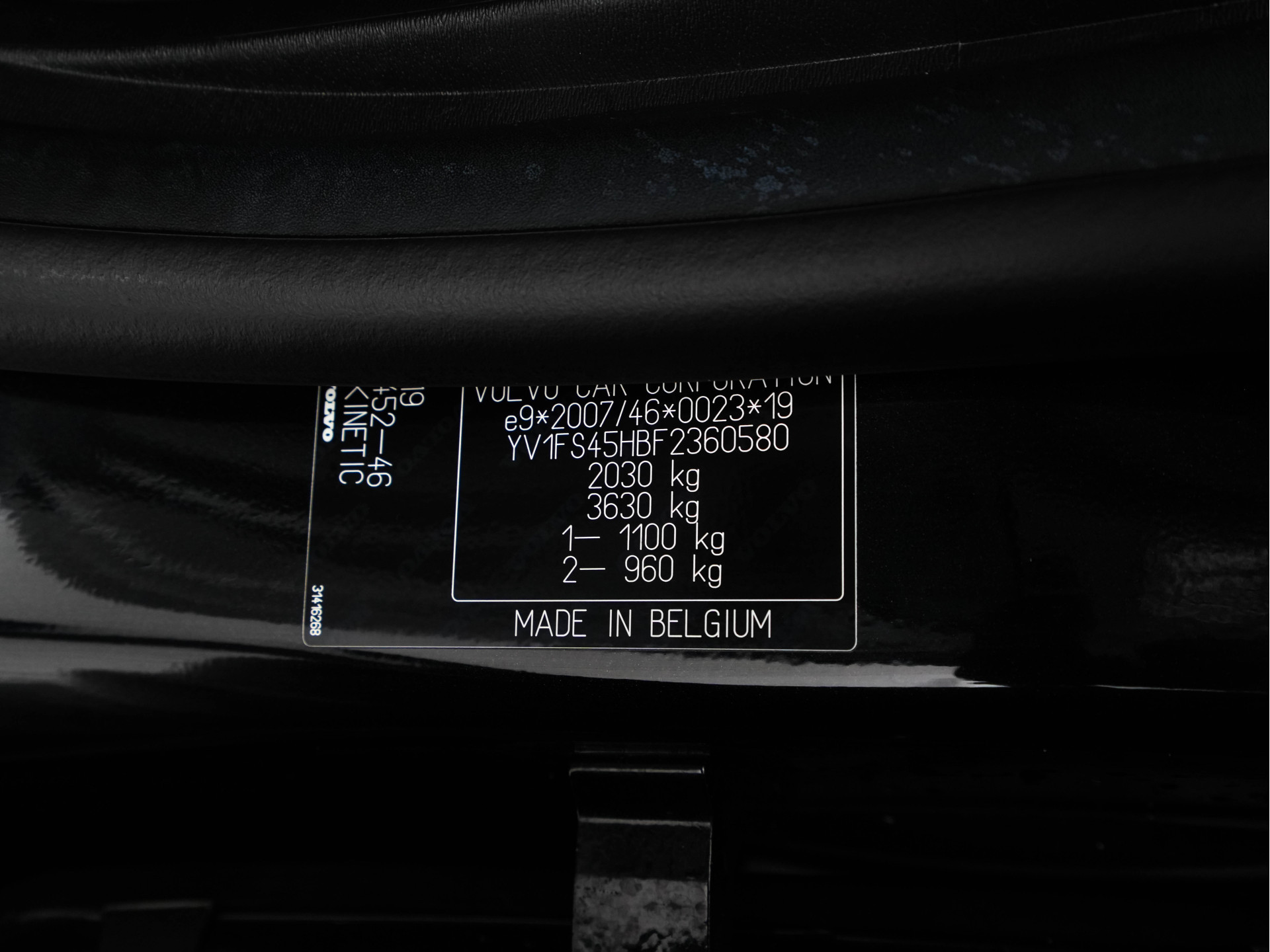 Volvo S60 1.6 T3 R-Design Summum Aut. *LEATHER-MICROFIBRE | NAVI-FULLMAP | SPORT-SEATS | ECC | PDC | CRUISE | 18''ALU*