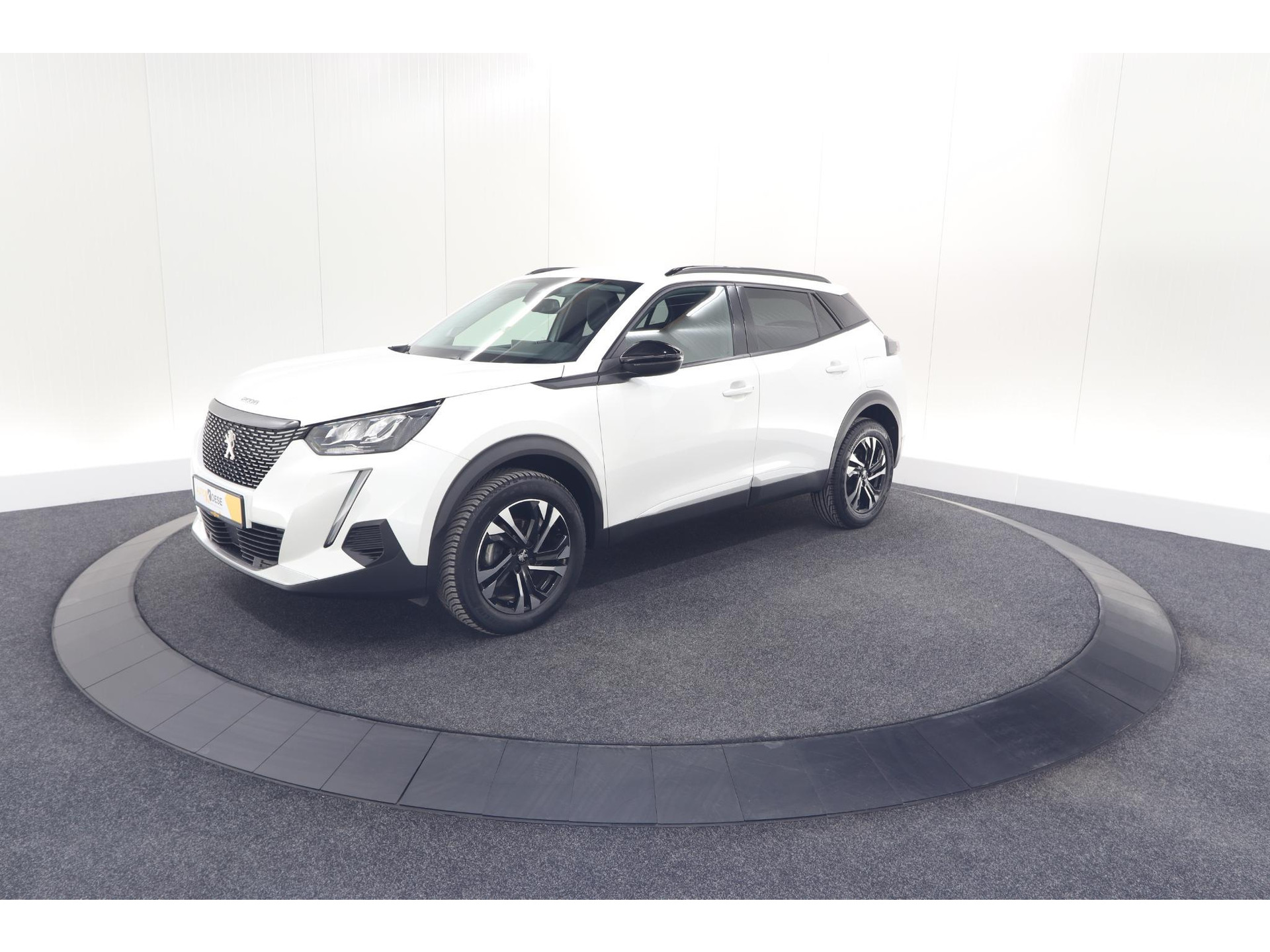 Peugeot 2008 PureTech 102 Allure Pack | Allseason Banden | Parkeersensoren | Apple Carplay