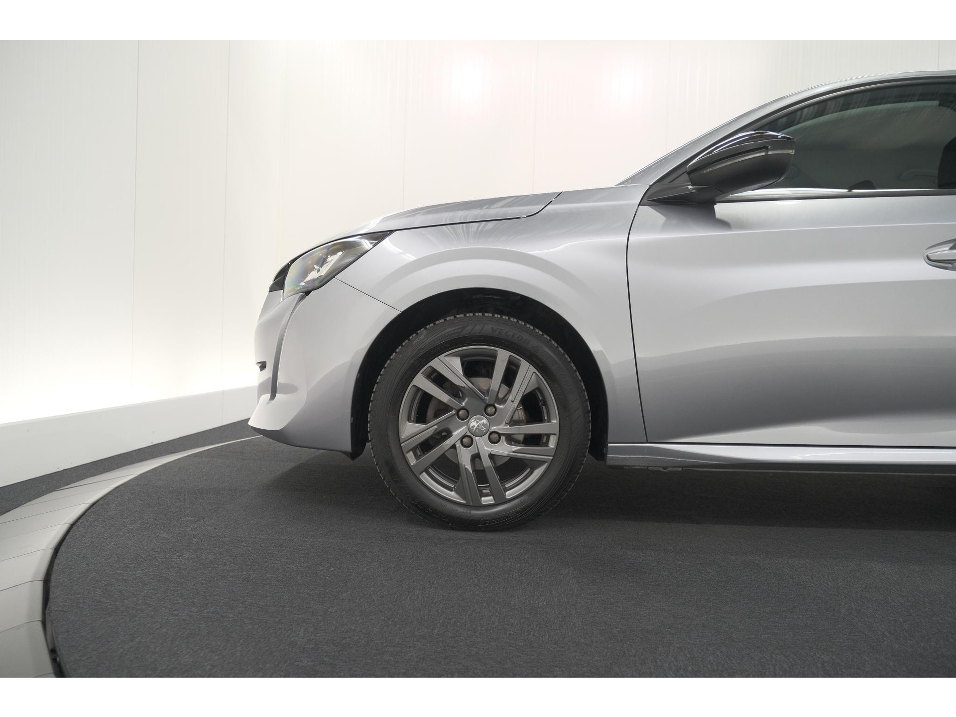 Peugeot 208 PureTech 75 Active Pack | Navigatie | Parkeersensoren | Apple Carplay | Allseason Banden