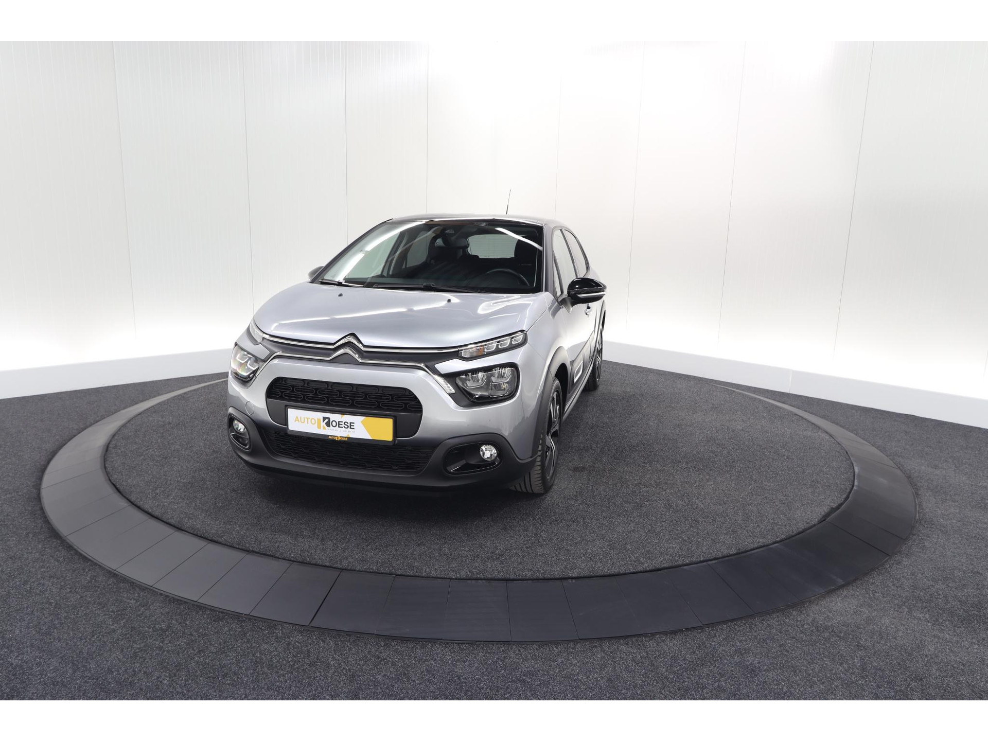 Citroen C3 PureTech 110 EAT6 Shine | Camera | Navigatie | Parkeersensoren | Apple Carplay | 17 Inch Lichtmetalen Velgen