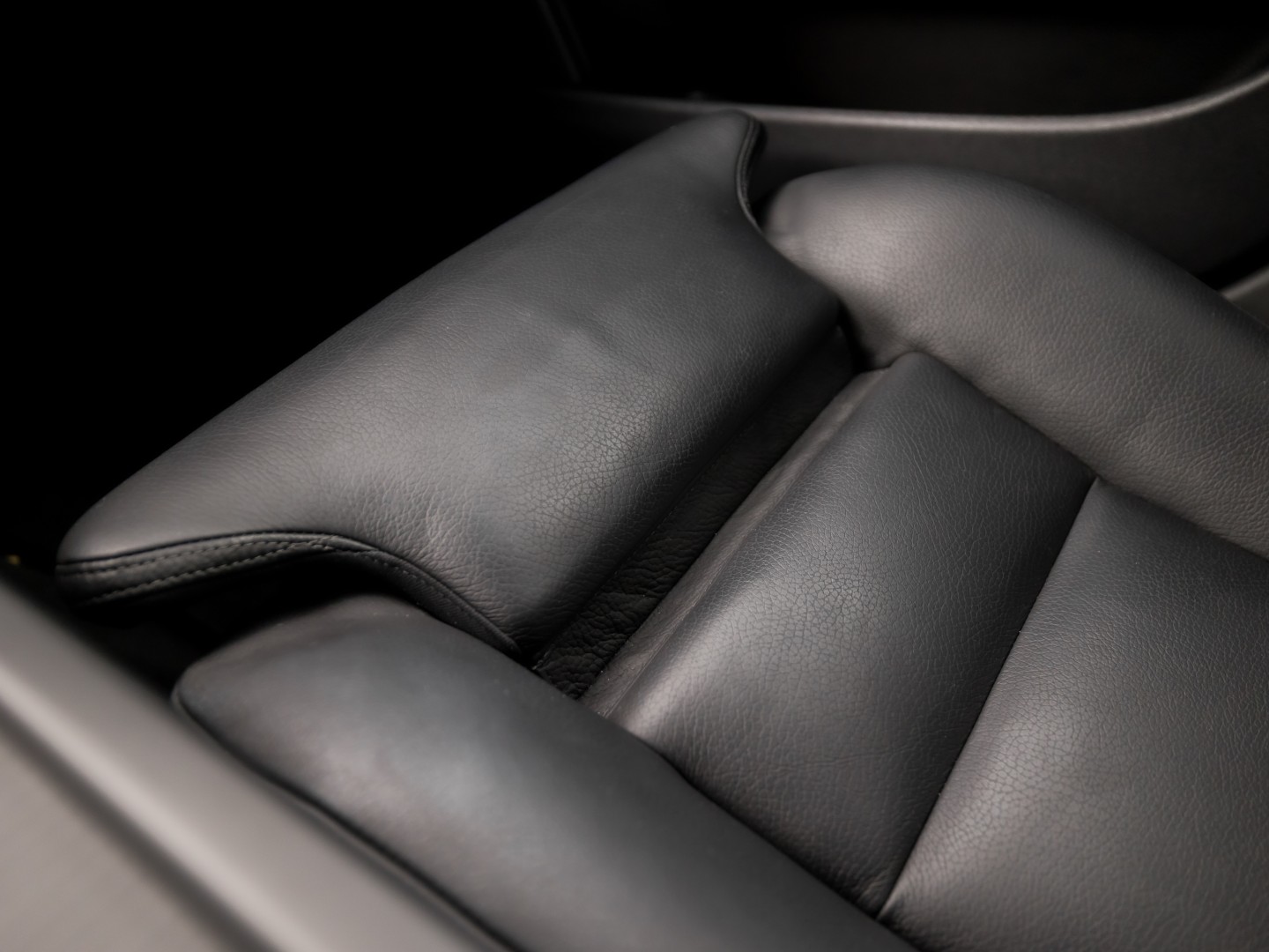 Volvo V90 2.0 T4 Momentum Sport 190Pk Automaat (APPLE CARPLAY, GROOT NAVI, LEDER, GETINT GLAS, STOELVERWARMING ACHTER, MEMORY SEATS, ELEK ACHTERKLEP, NIEUWE APK, NIEUWSTAAT)