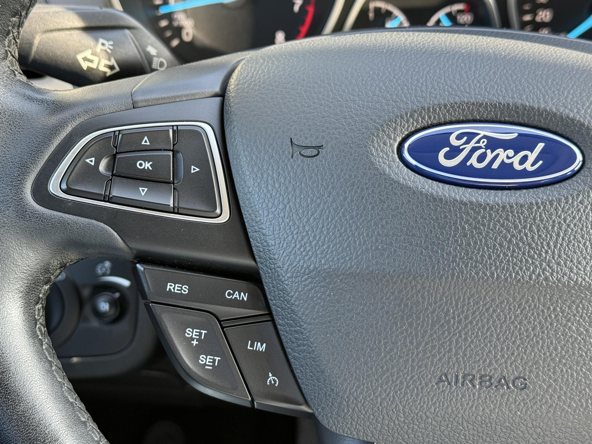 Ford Kuga 1.5 EcoBoost Trend Ultimate 2e Eigenaar,Navi,Dealer Onderhouden,Clima,Cruise,Apple Carplay/Android Auto,Pdc,6 Bak,120pkApk tot 07-2027