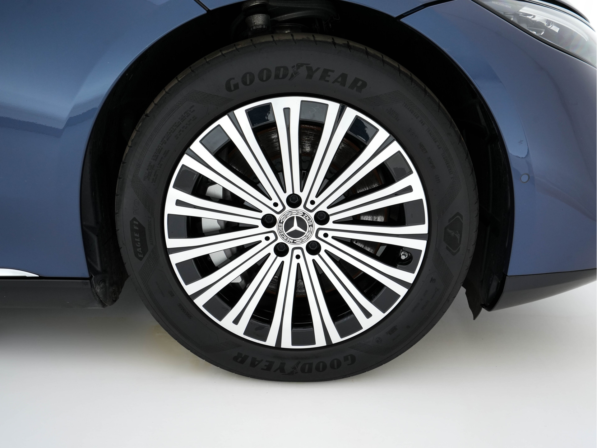 Mercedes-Benz EQS 350 Business Line 90 kWh {SOH-100%} [3-Fase] (INCL-BTW) Aut. *PANO | LEATHER | FULL-LED | MEMORY-PACK | HEATED-COMFORTSEATS | DIGI-COCKPIT | CAMERA | AMBIENT-LIGHT | NAVI-FULLMAP | BLIND-SPOT | KEYLESS | CARPLAY | PRIVACY-GLASS |