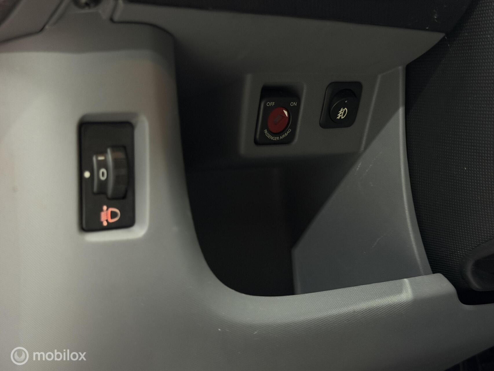 Toyota Aygo 1.0-12v Aspiration Red Navigator|Automaat|NAP|Navi