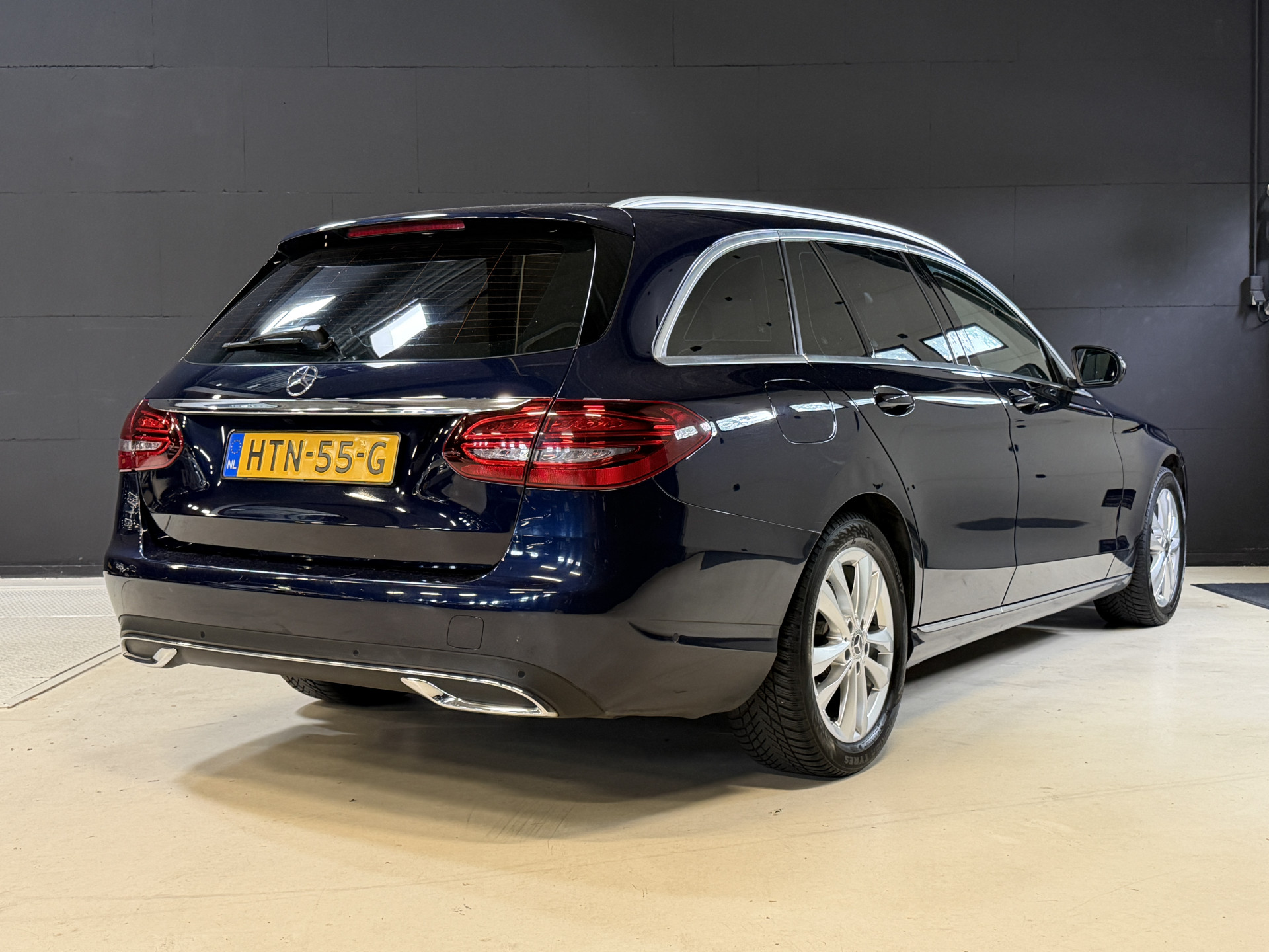 Mercedes-Benz C-klasse Estate 220 d Business Solution | Camera | Stoelverwarming | Elektr. trekhaak | Adaptive cruise | Full LED