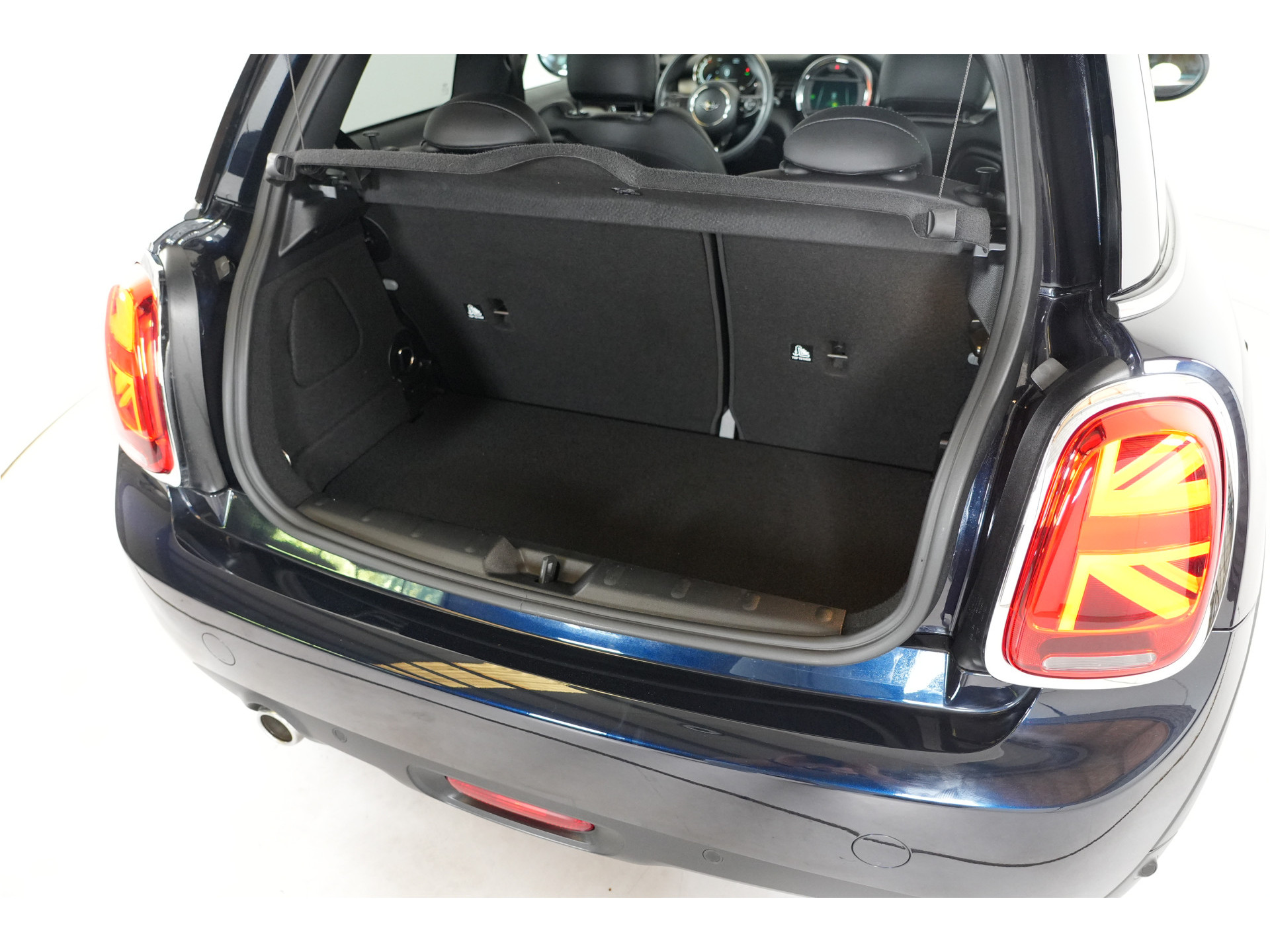 MINI 3-Deurs 1.5 Cooper Chili | Pano | Leder | Stl. verw. | PDC | Sportstoelen |