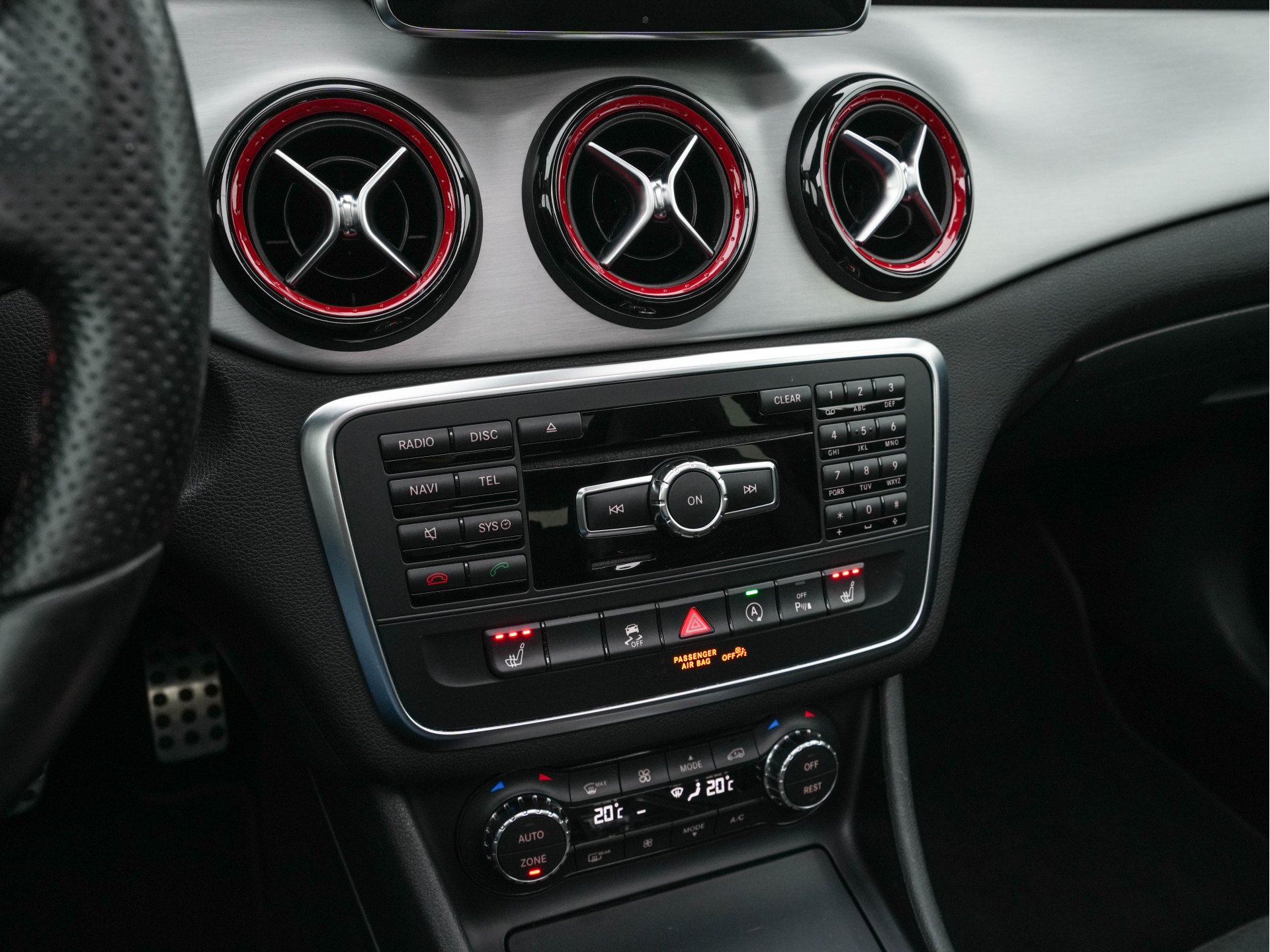 Mercedes-Benz GLA-klasse AMG 45 4MATIC *PANO | XENON | LEATHER-ALCANTARA | MEMORY-PACK | HARMAN/KARDON-AUDIO | KEYLESS |  CAMERA | SPORT-SEATS | HEATED-SEATS | NAVI-FULLMAP | SHIFT-PADDLES  | ECC | PDC | CRUISE | 20''ALU*