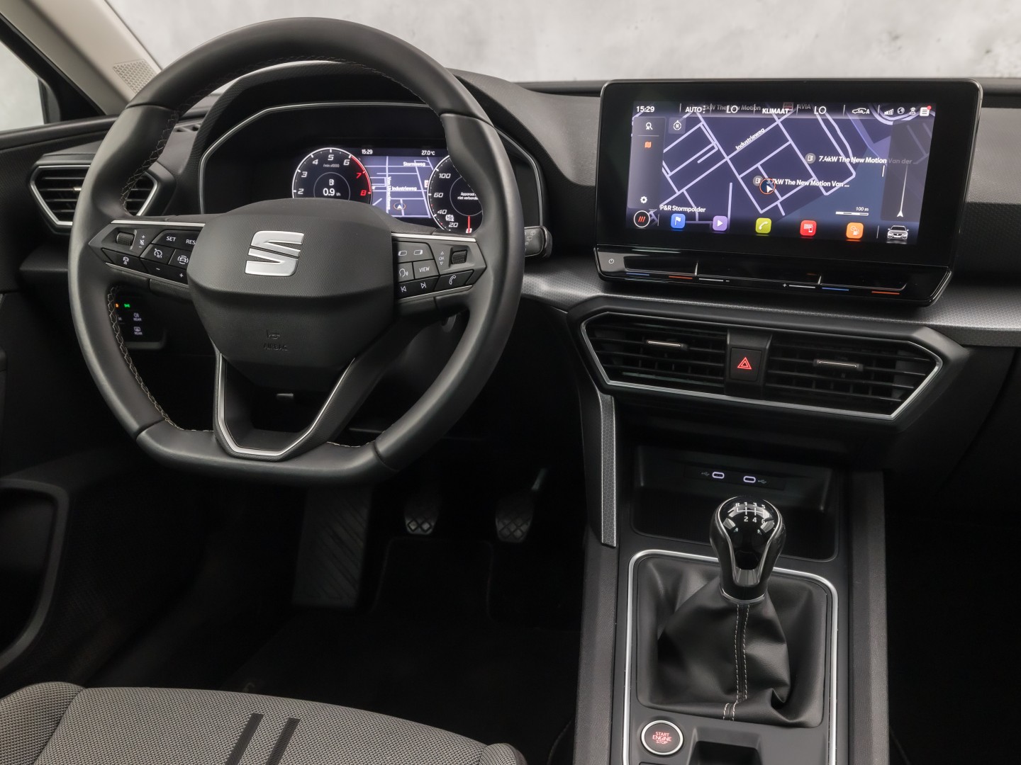 SEAT Leon 1.5 TSI Sport (4 CILINDER, APPLE CARPLAY, GROOT NAVI, CAMERA, GETINT GLAS, SPORTSTOELEN, ADAPTIVE CRUISE, KEYLESS, NIEUWSTAAT)