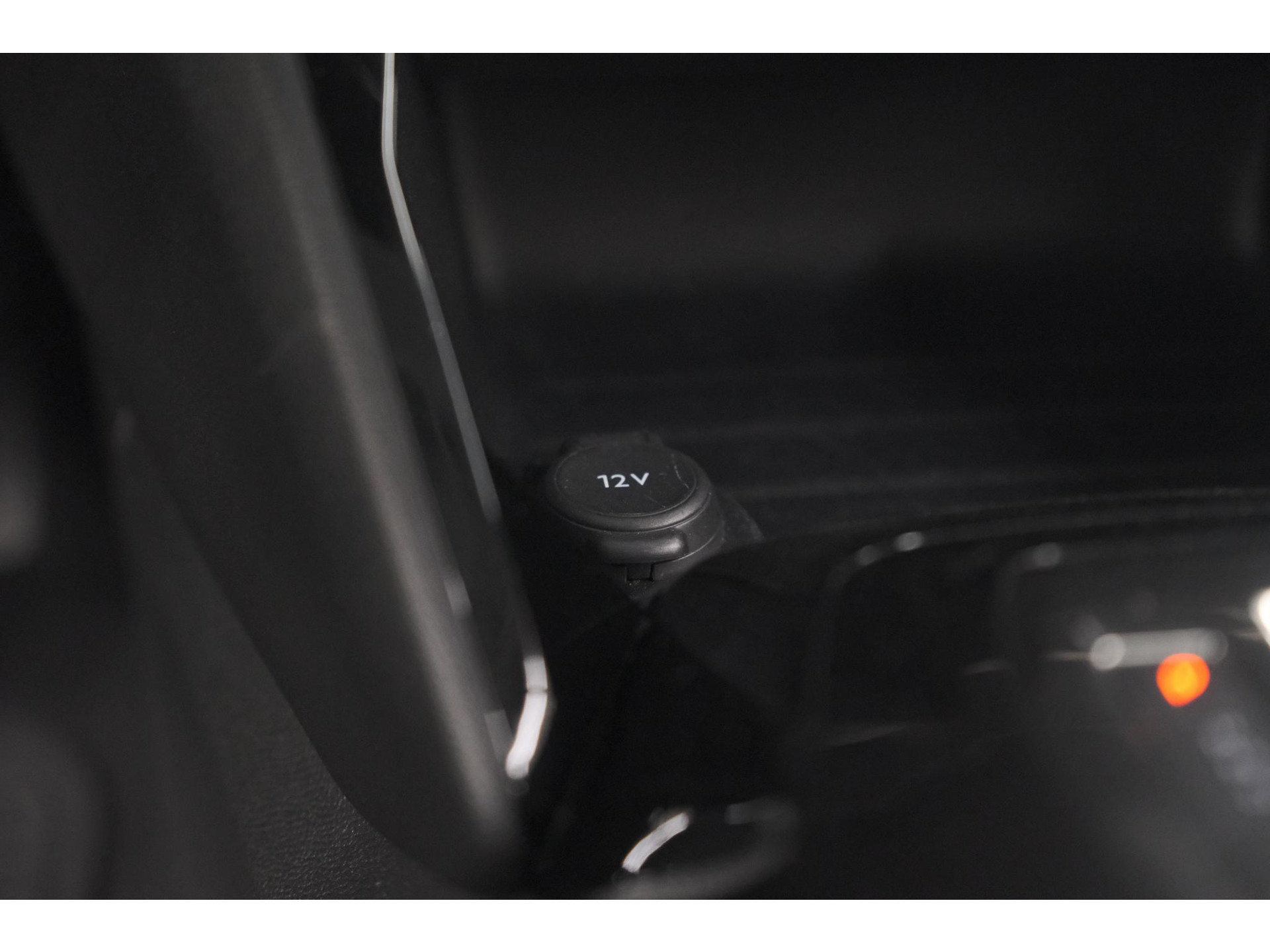 Peugeot 208 PureTech 100 EAT8 Allure Pack | Camera | Apple Carplay | Parkeersensoren | Stoelverwarming