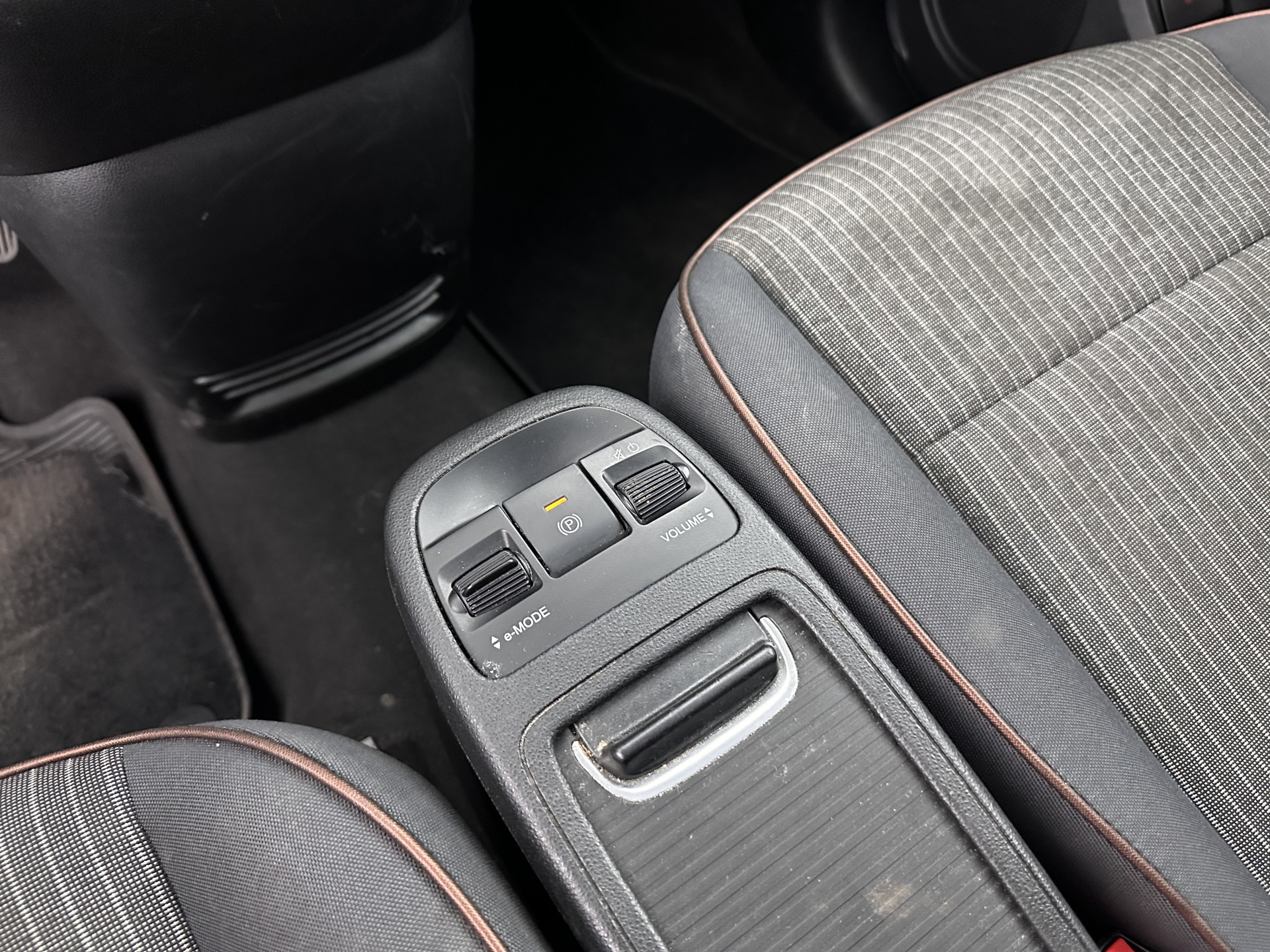 Fiat 500 Icon 24 kWh [ 3-Fase ] (⚠️) (INCL-BTW) Aut. *FULL-LED | DIGI-COCKPIT | CCS-FASTLOADER | KEYLESS | CAMERA | NAVI-FULLMAP | DAB+ | ECC | PDC | CRUISE | LANE-ASSIST | CARPLAY |  COMFORT-SEATS | 16'ALU*