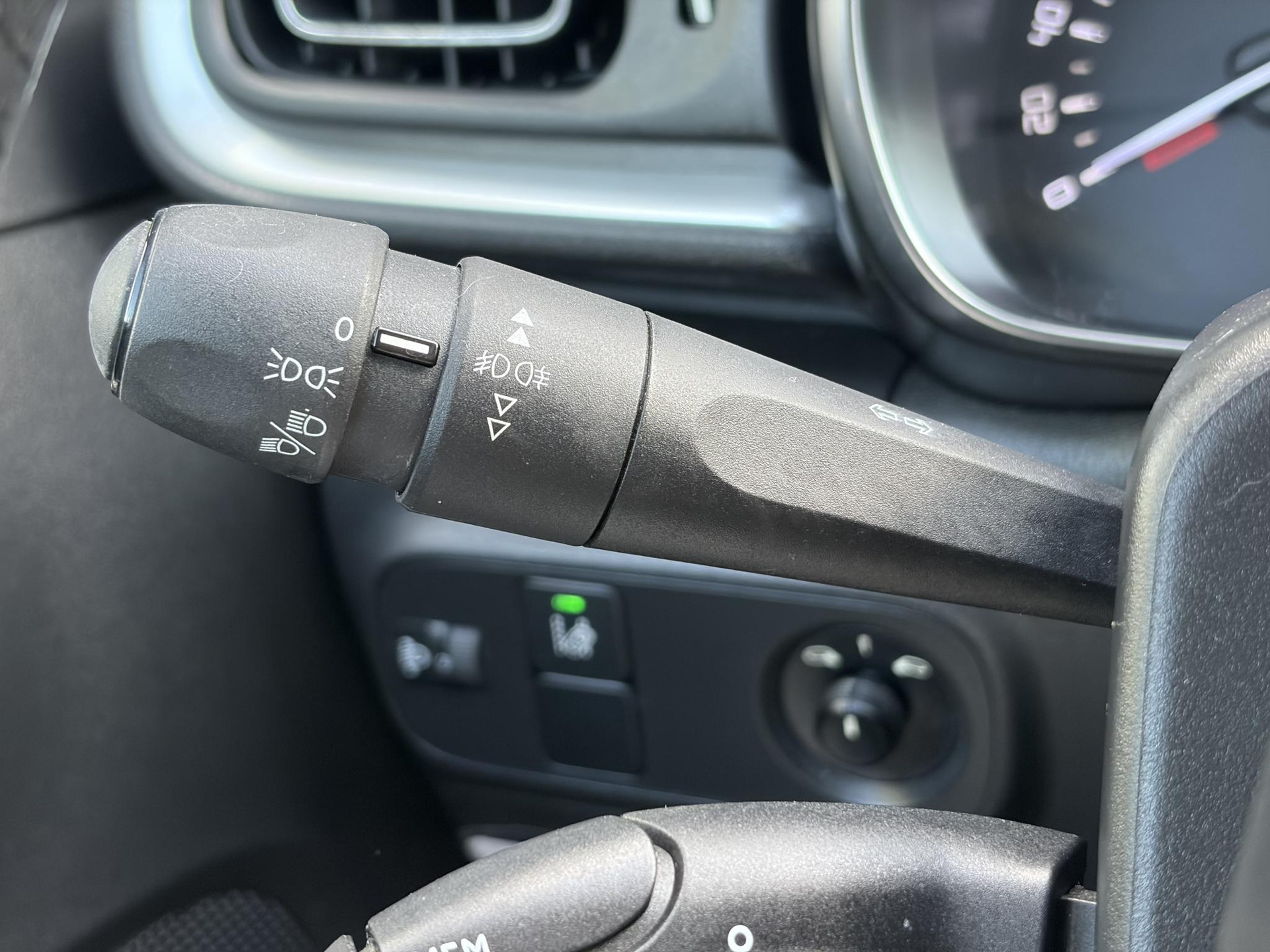 Citroen C3 1.2 PureTech Feel ✓2e Eigenaar✓Navi✓Carplay✓Clima✓Cruise✓Lm velgen✓Rijstrooksensor✓Pdc✓N.A.P✓Apk tot 05-2027