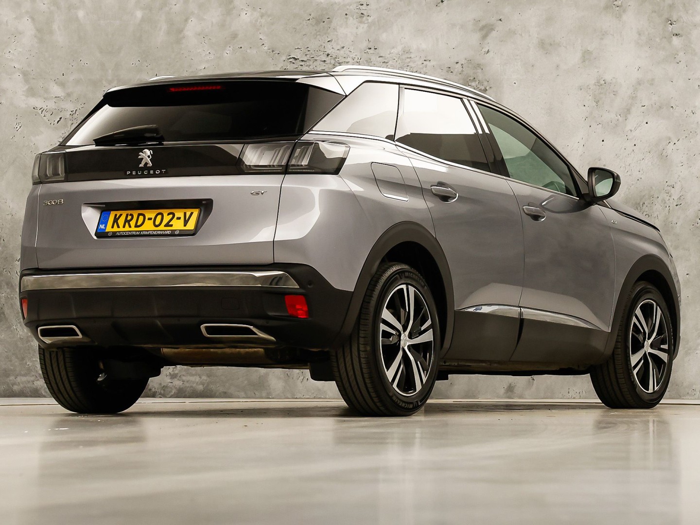 Peugeot 3008 1.2 PureTech GT Line (PANORAMADAK, APPLE CARPLAY, GROOT NAVI, LEDER, STOELVERWARMING, SPORTSTOELEN, GETINT GLAS, KEYLESS, NIEUWSTAAT)