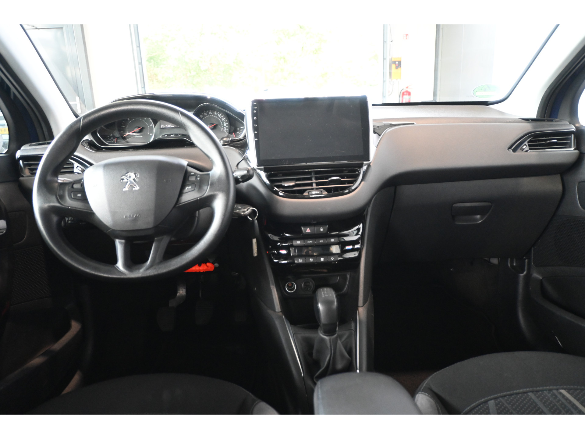 Peugeot 208 1.6 e-HDi Active Clima Cruise control Trekhaak Navigatie Lichtmetaal 100% Onderhouden Inruil Mogelijk!