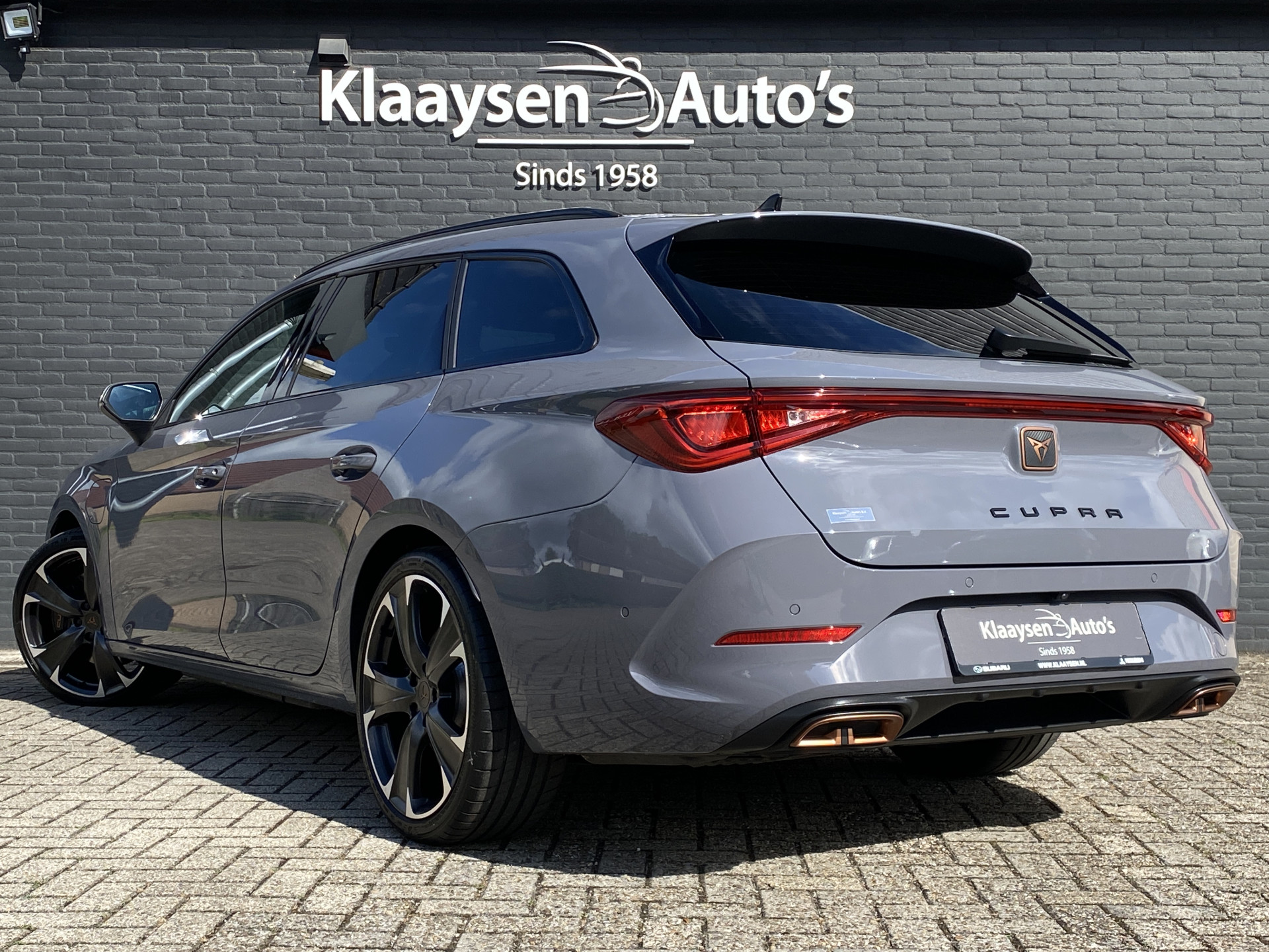 CUPRA Leon Sportstourer 1.4 e-Hybrid VZ Performance 245 pk | 1e eigenaar | dealer onderh. | panoramadak | elektr. a. klep | kuipstoelen