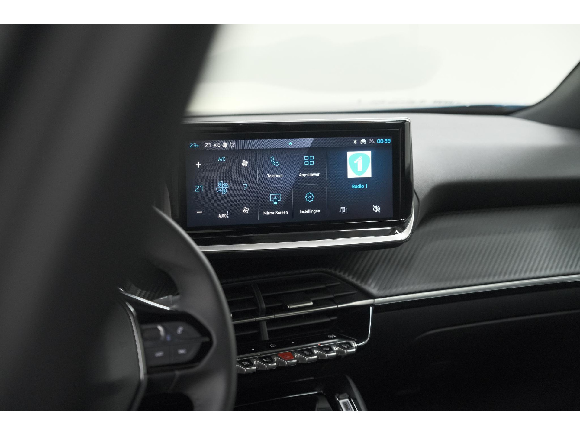 Peugeot e-2008 EV Allure Avantage 54 kWh | SOH 97,7% | 11 KW Lader | Apple Carplay | Parkeersensoren