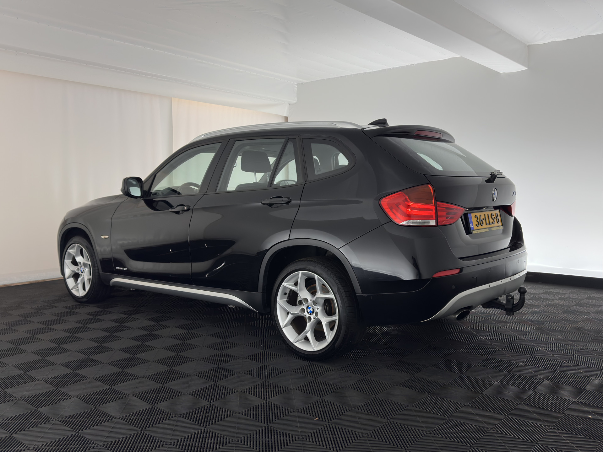 BMW X1 sDrive18i X-Line Executive *NAVI-FULLMAP | COMFORT-SEATS | ECC | PDC | CRUISE | TOWBAR | 18''ALU*