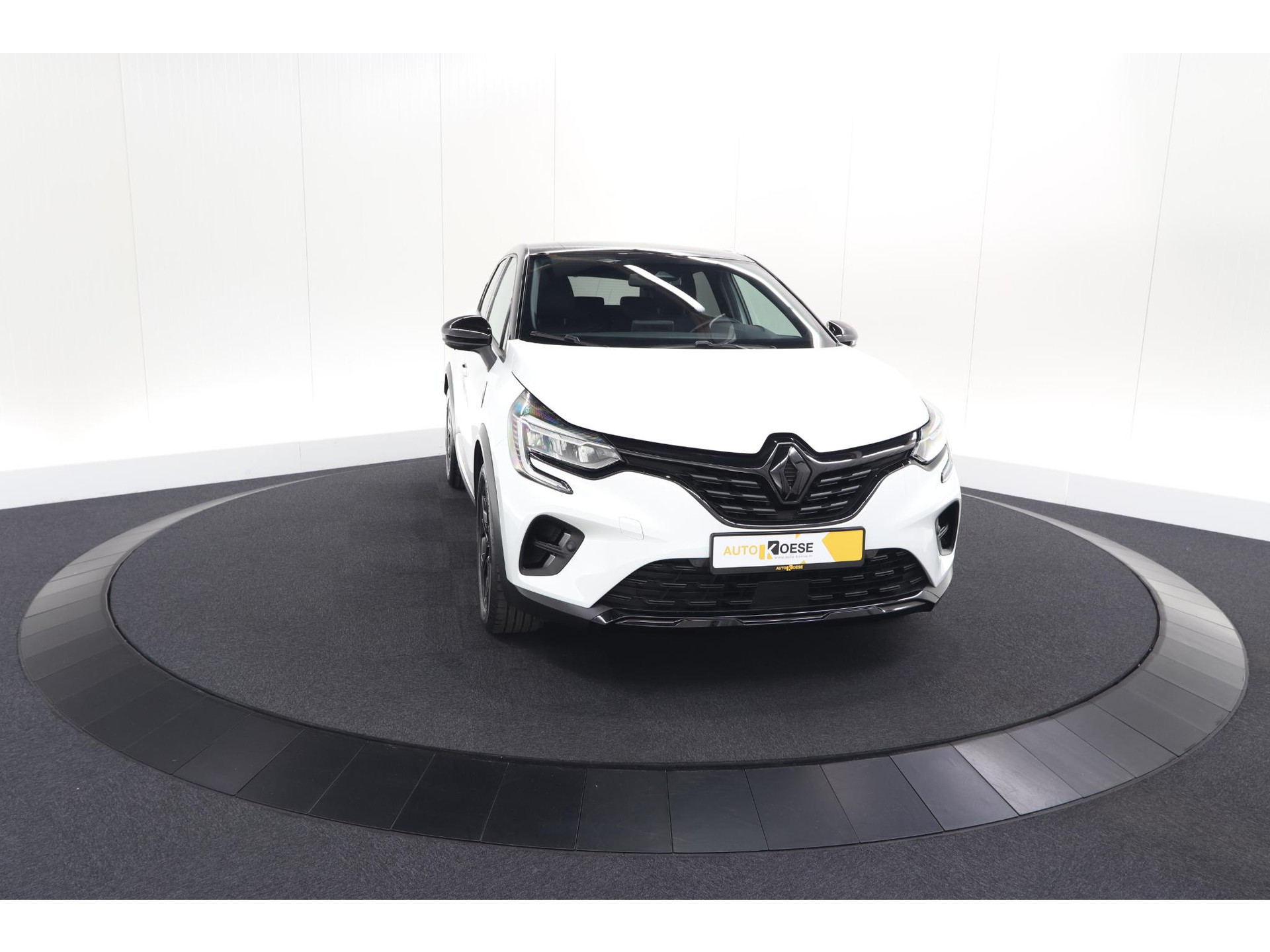 Renault Captur 1.6 E-Tech hybrid 145 SL Rive Gauche | Trekhaak | Camera | Apple Carplay | 9.3 Inch Grootscherm