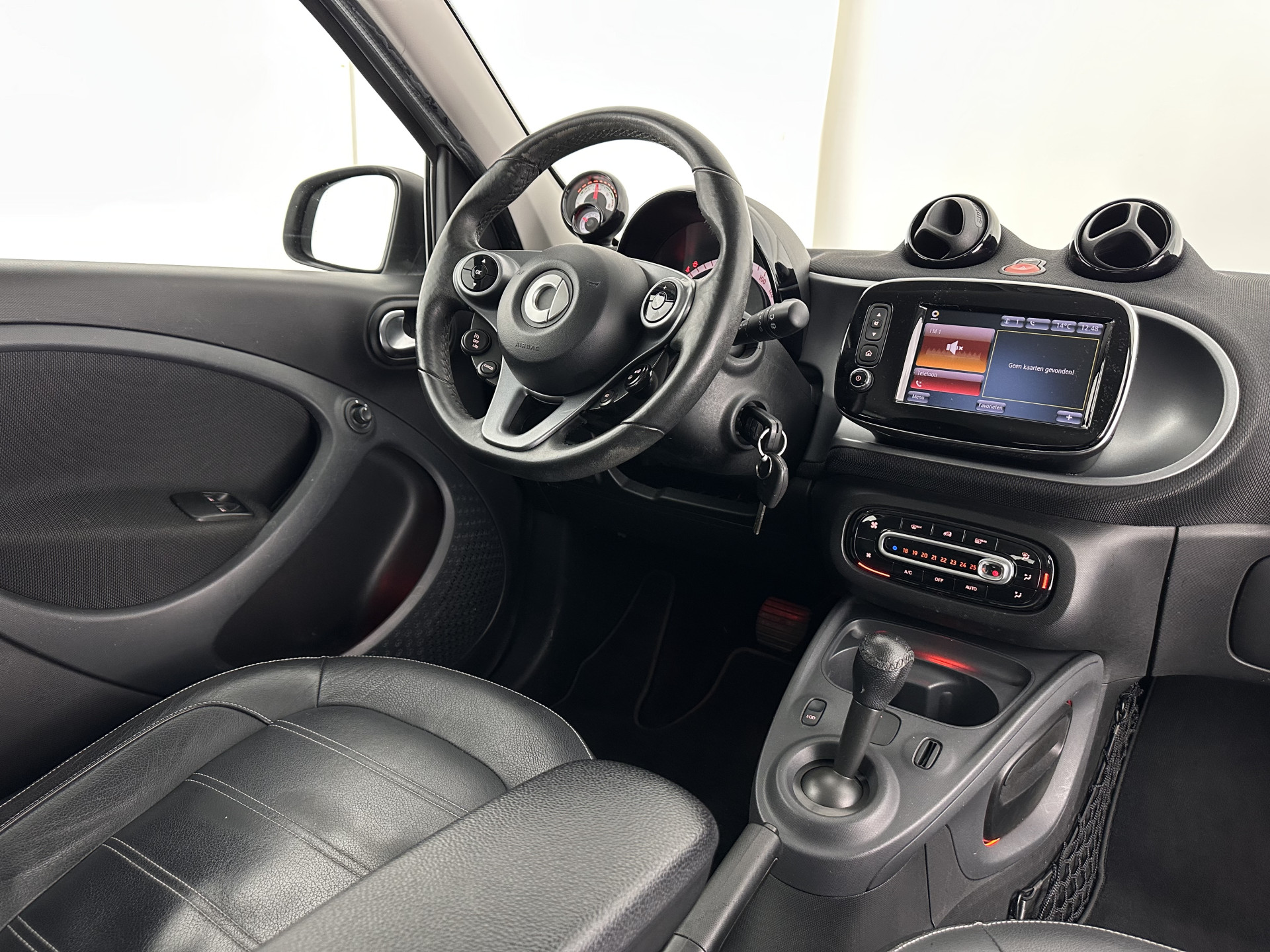 Smart forfour EQ Business Solution 18 kWh [ 3-Fase ] {SOH-89%} (INCL-BTW) Aut. *NAVI-FULLMAP | LEATHER | ECC | CRUISE | HEATED-COMFORT-SEATS | 15"ALU*