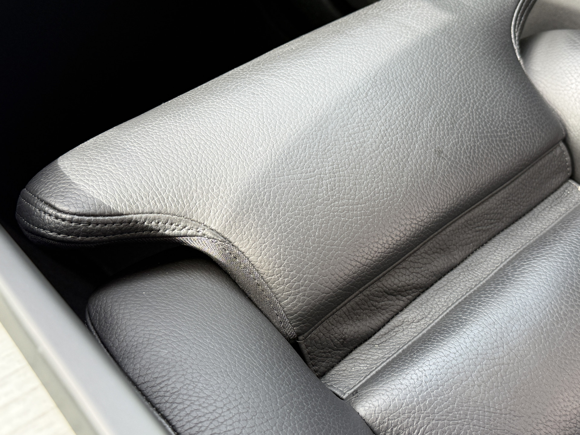 Volvo V60 2.0 B3 R-Design | Trekhaak | Panoramadak | Apple Carplay | Leder