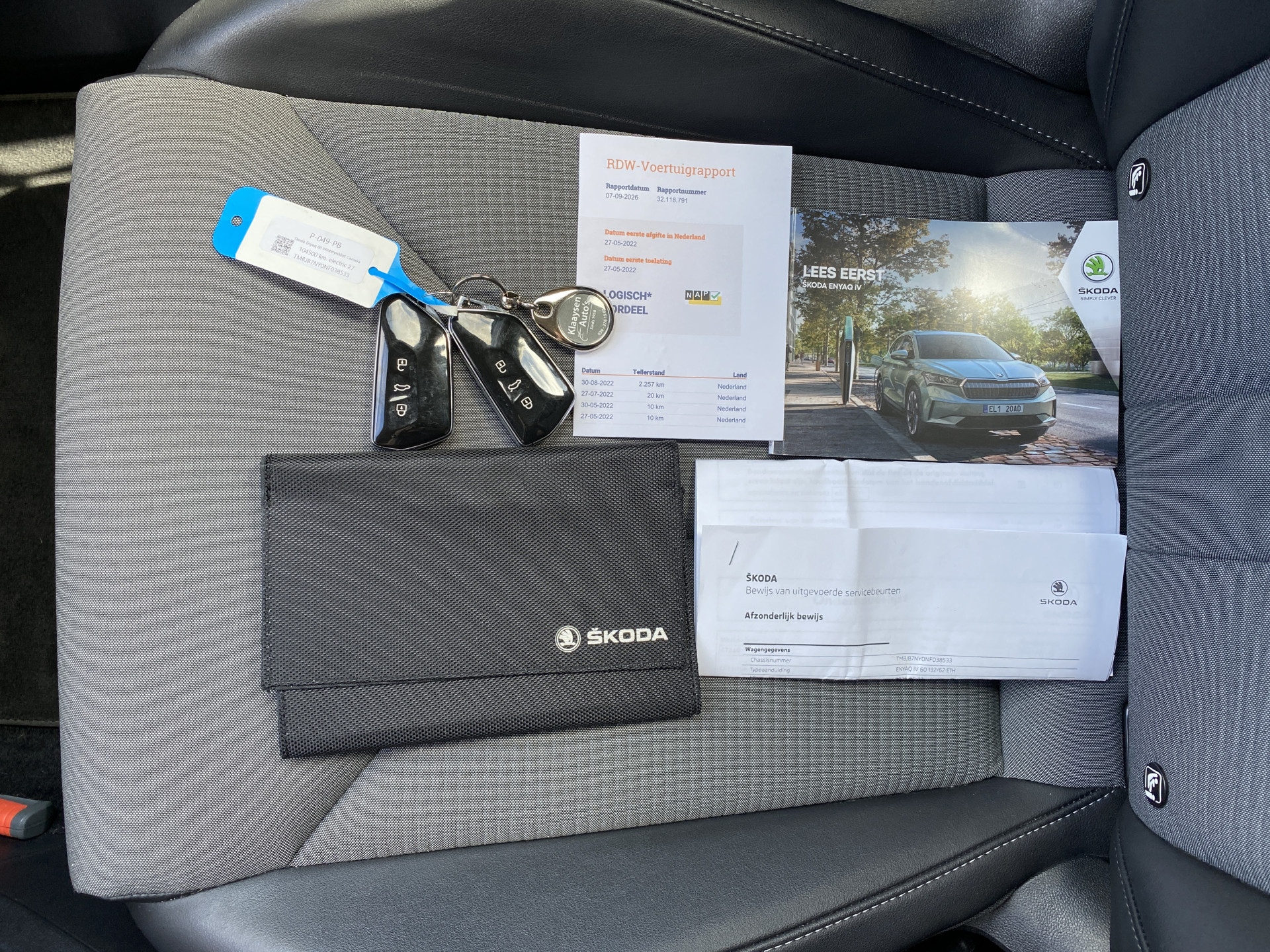 ŠKODA Enyaq iV 60 | 1e eigenaar | dealer onderhouden | navigatie | camera | sfeerverlichting | apple carplay | SOH 92%