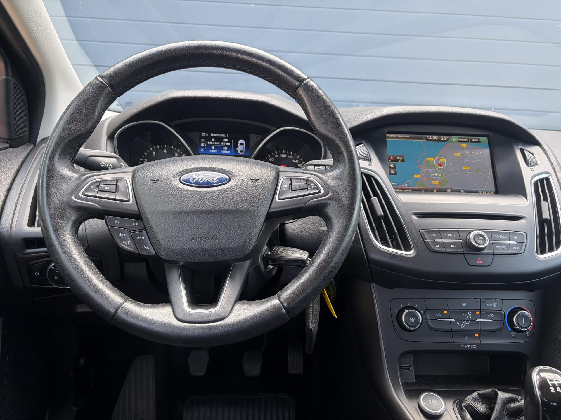 Ford Focus 1.0 Trend Edition Dealer Onderhouden,Trekhaak,Navi,Airco,Cruise,2e Eigenaar,N.A.P,102pk,Apk tot 09-2027