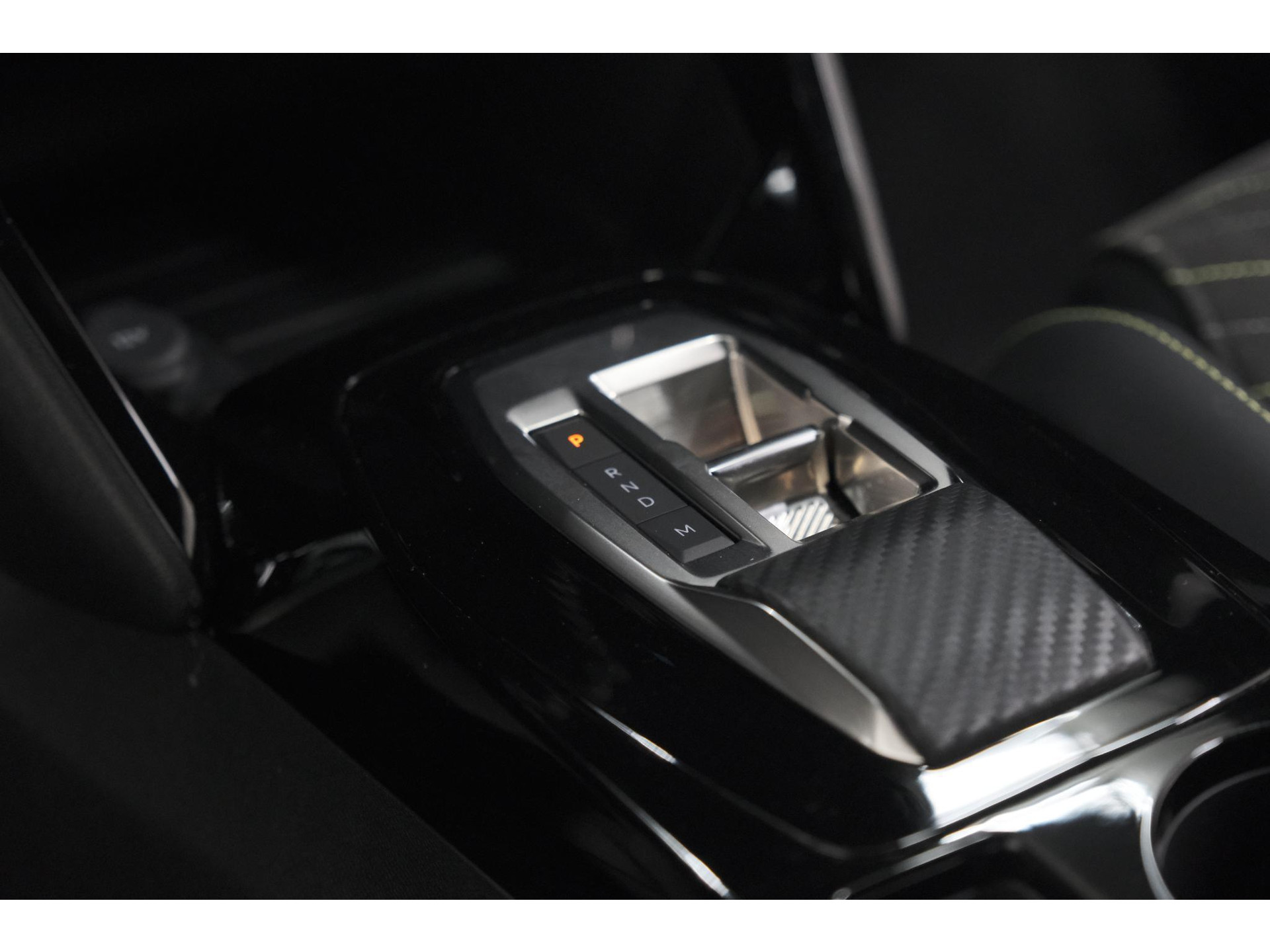 Peugeot 2008 PureTech 130 EAT8 GT | 360 Camera | Stoelmassage | Adaptieve Cruise Control | Dodehoekdetectie