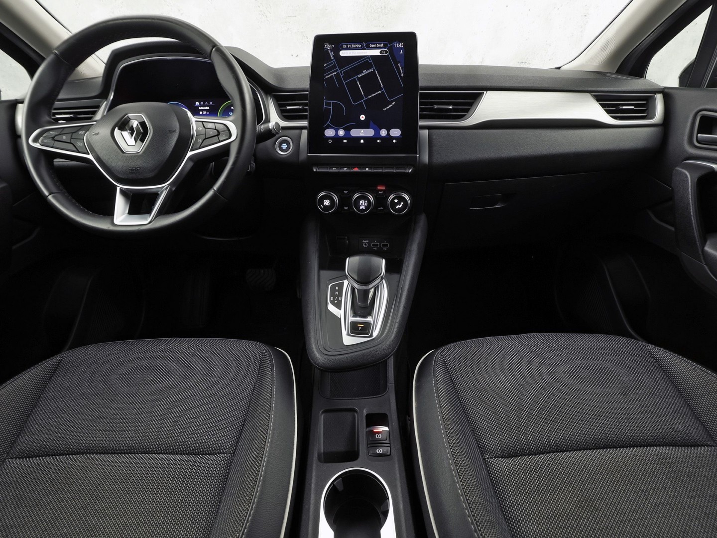 Renault Captur 1.6 E-Tech Plug-in Hybrid 160 Sport 160Pk Automaat (VIRTUAL COCKPIT, APPLE CARPLAY, GROOT NAVI, CAMERA, SPORTSTOELEN, LEDER, GETINT GLAS, LANE ASSIST, NIEUWSTAAT)