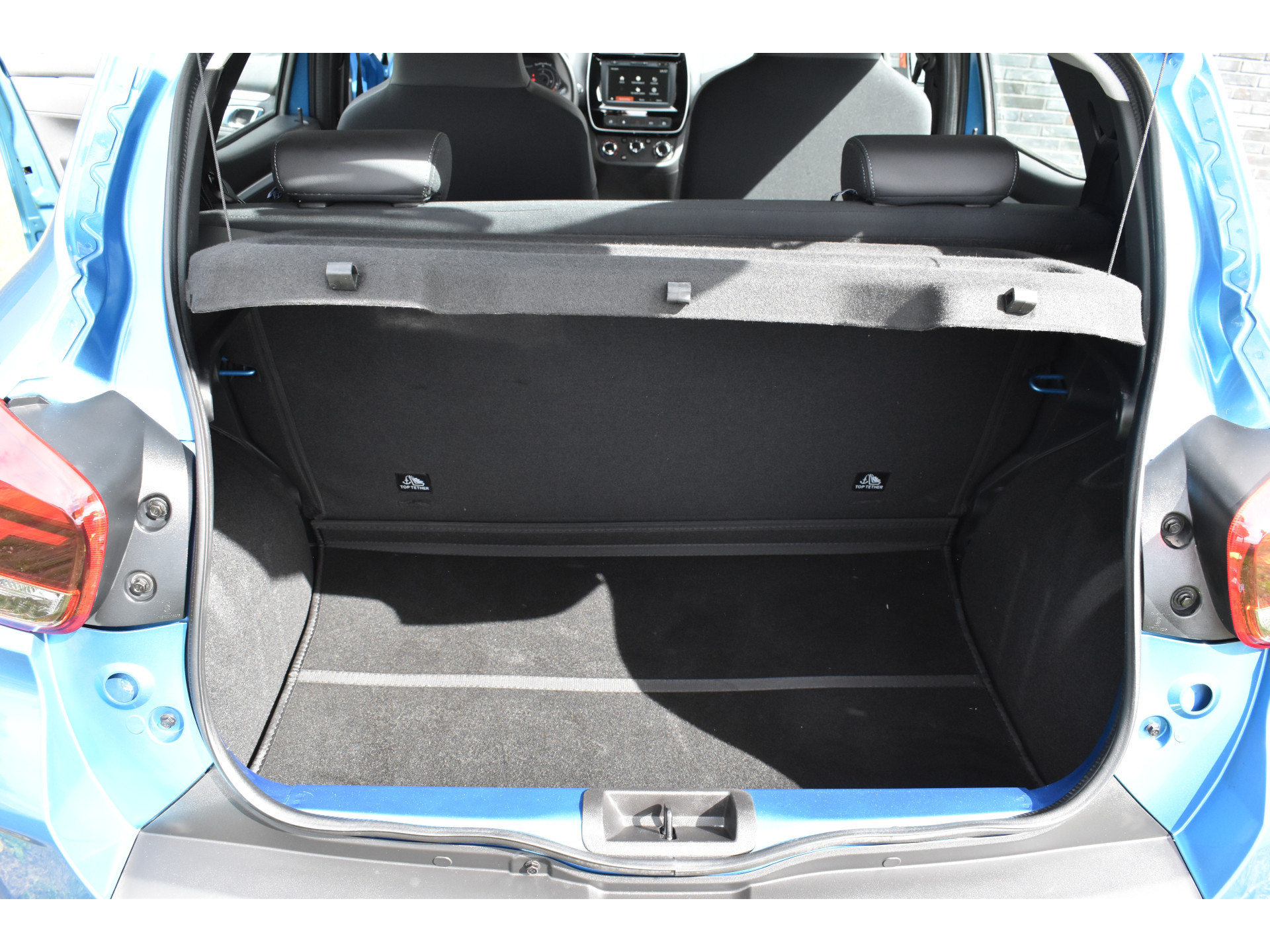 Dacia Spring Essential 27 kWh vol electric navigatie pdc Leer