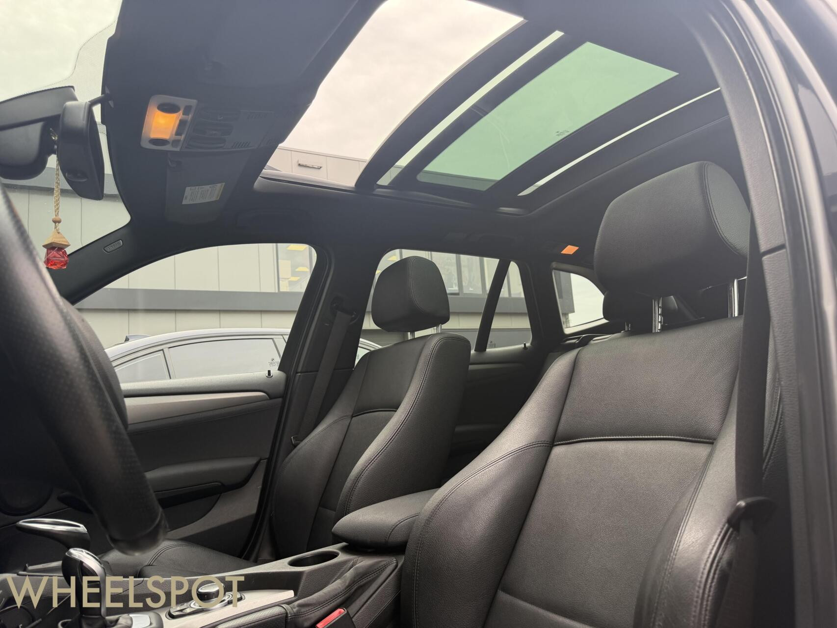 BMW X1 xDrive28i M-Sport|Pano|H&K|Keyless|Memory|Dealer OH