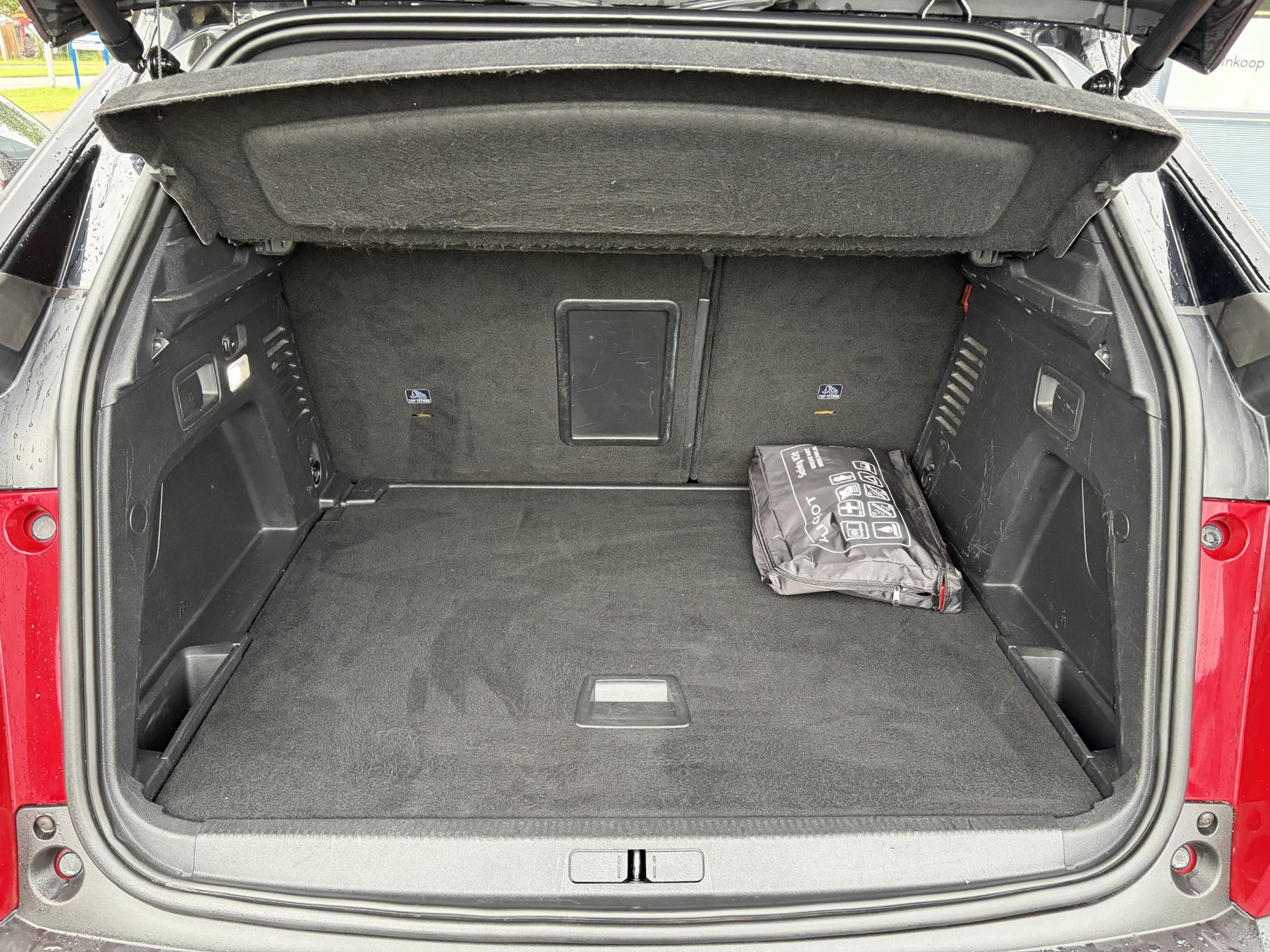 Peugeot 3008 1.2 PureTech GT Line ✓D-riem vv in 2026✓1e Eigenaar✓360 ° Camera✓Pano✓Massage stoel✓Draadloze telefoonlader✓Carplay✓Stoelvw✓Keyless✓Leder✓Navi✓Pdc V+A✓6 Bak✓Dealer Onderhouden✓Rijstrooksensor✓Dodehoeksensor✓19'' Lmv✓N.A.P✓Apk tot 09-2027
