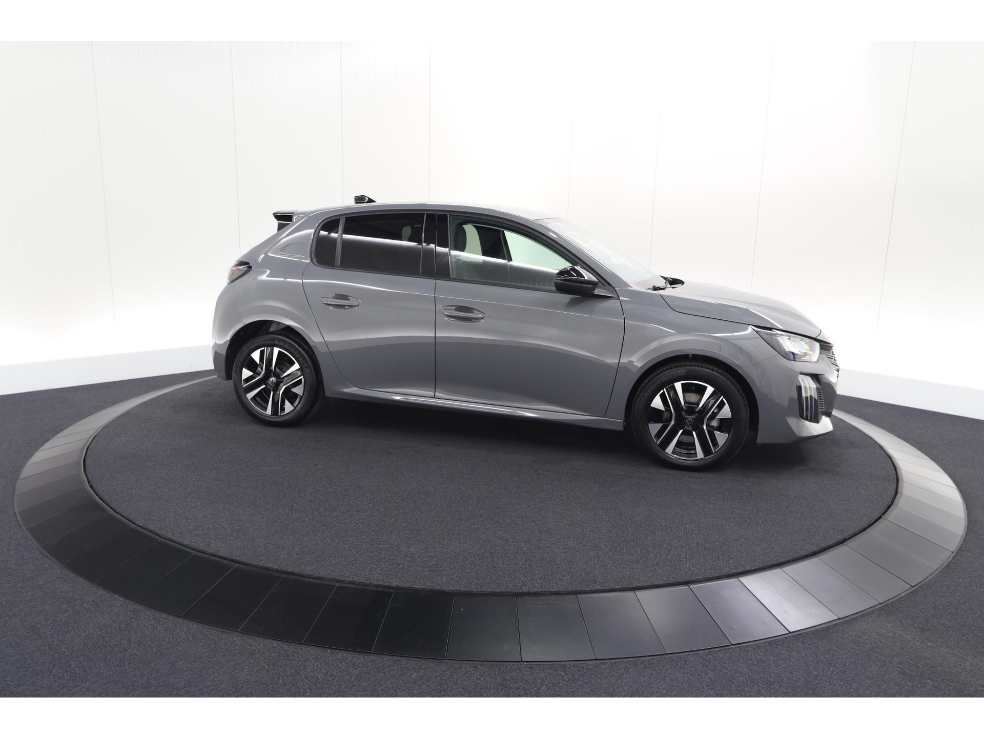 Peugeot 208 1.2 Hybrid 110 e-DCS6 Allure | Apple Carplay | Parkeersensoren Voor + Achter | Climate Control