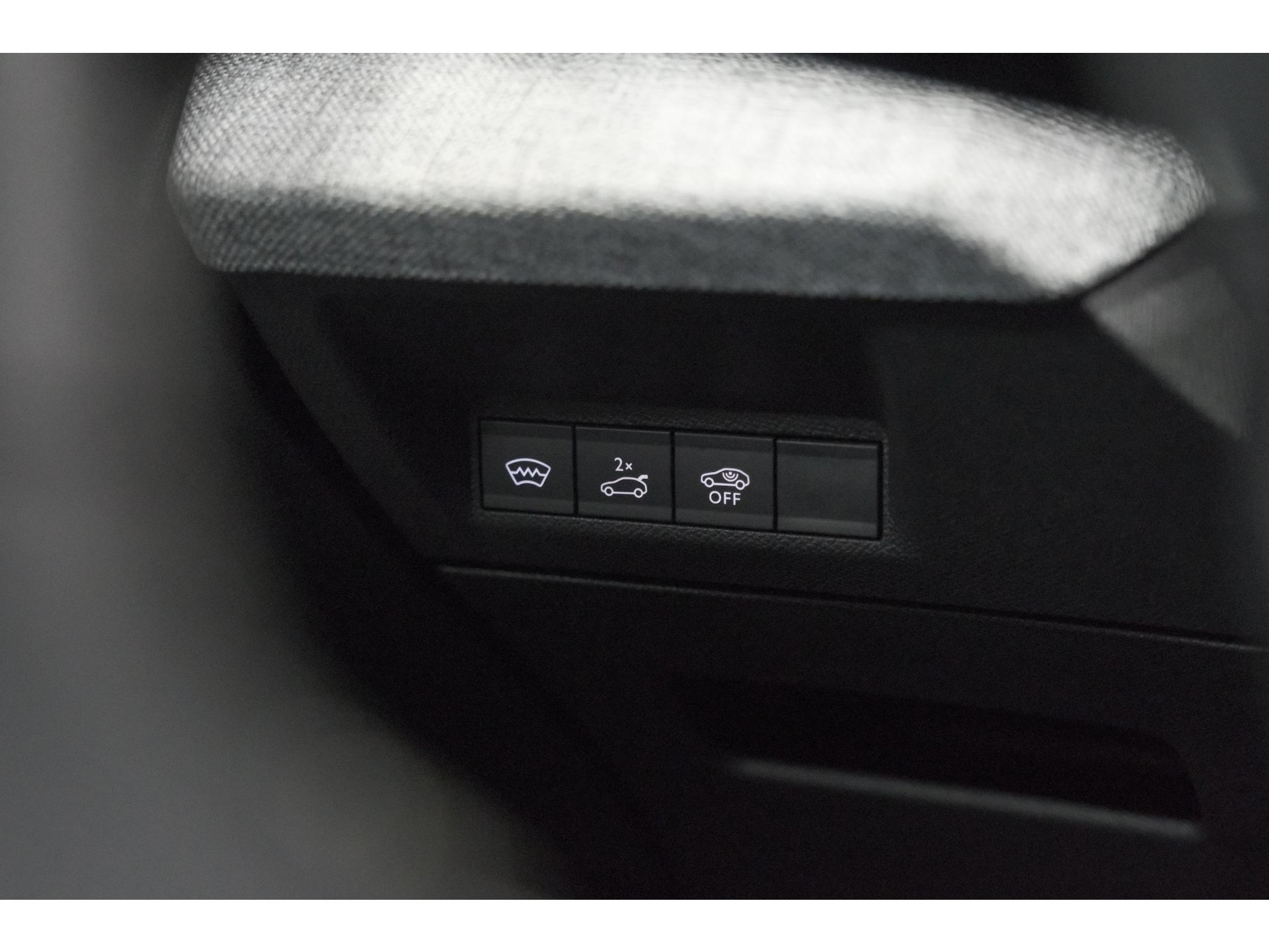 Peugeot 3008 1.2 Hybrid 145 GT | 360 Vision Pack | Adaptieve Cruise Control | Stoelen Pakket Inclusief Verwarmde Achterbank