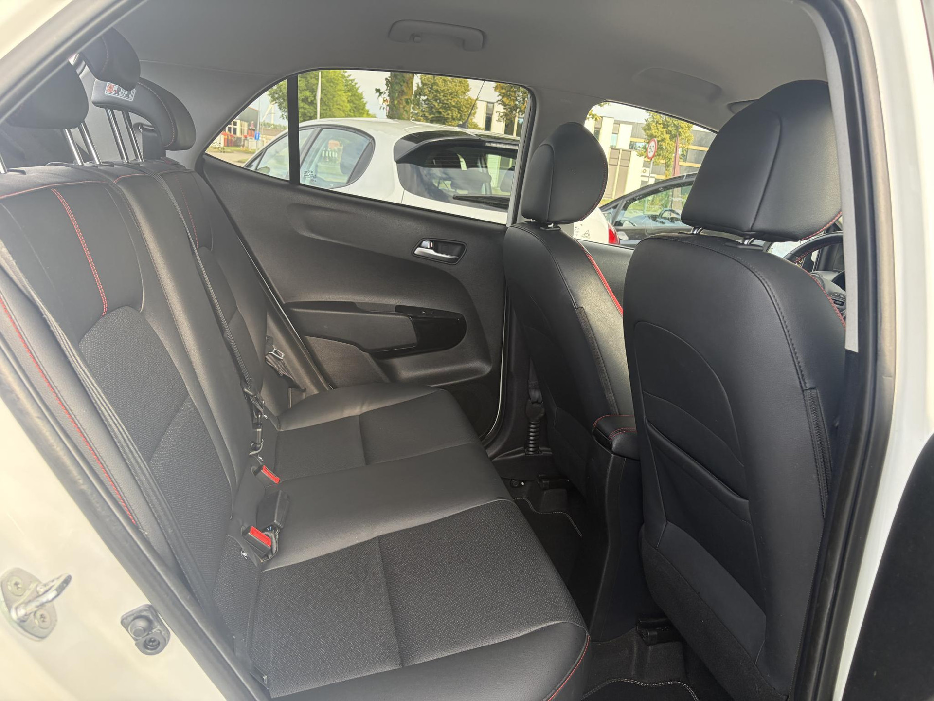 Kia Picanto 1.0 T-GDI GT-Line ✓102pk✓Draadloze telefoonlader✓Carplay✓2e Eigenaar✓Keyless✓Camera✓Stoelverw-Stuurverw✓Leder✓Navi✓Airco✓Cruise✓Lm velgen✓Pdc✓N.A.P✓Net beurt gehad✓Apk tot 09-2027