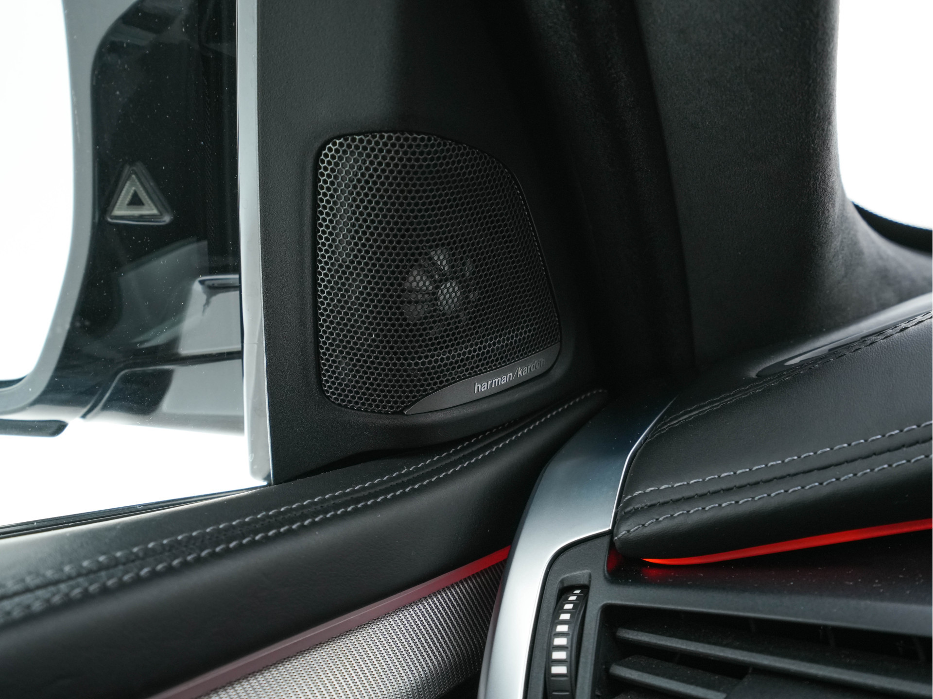 BMW X6 M Sport-Pack Innovation-Pack [ CHIP-TUNING 680-PK/850-Nm ] Aut. *LUXURY-LEATHER | NIGHT-VISION | TOPVIEW | MEMORY-PACK | HARMAN/KARDON-AUDIO | HEAD-UP | SOFT-CLOSE |  BLIND-SPOT | DAB+ | FULL-LED | NAVI-FULLMAP | HEATED-SPORTSEATS | SHIFTPADDLES |