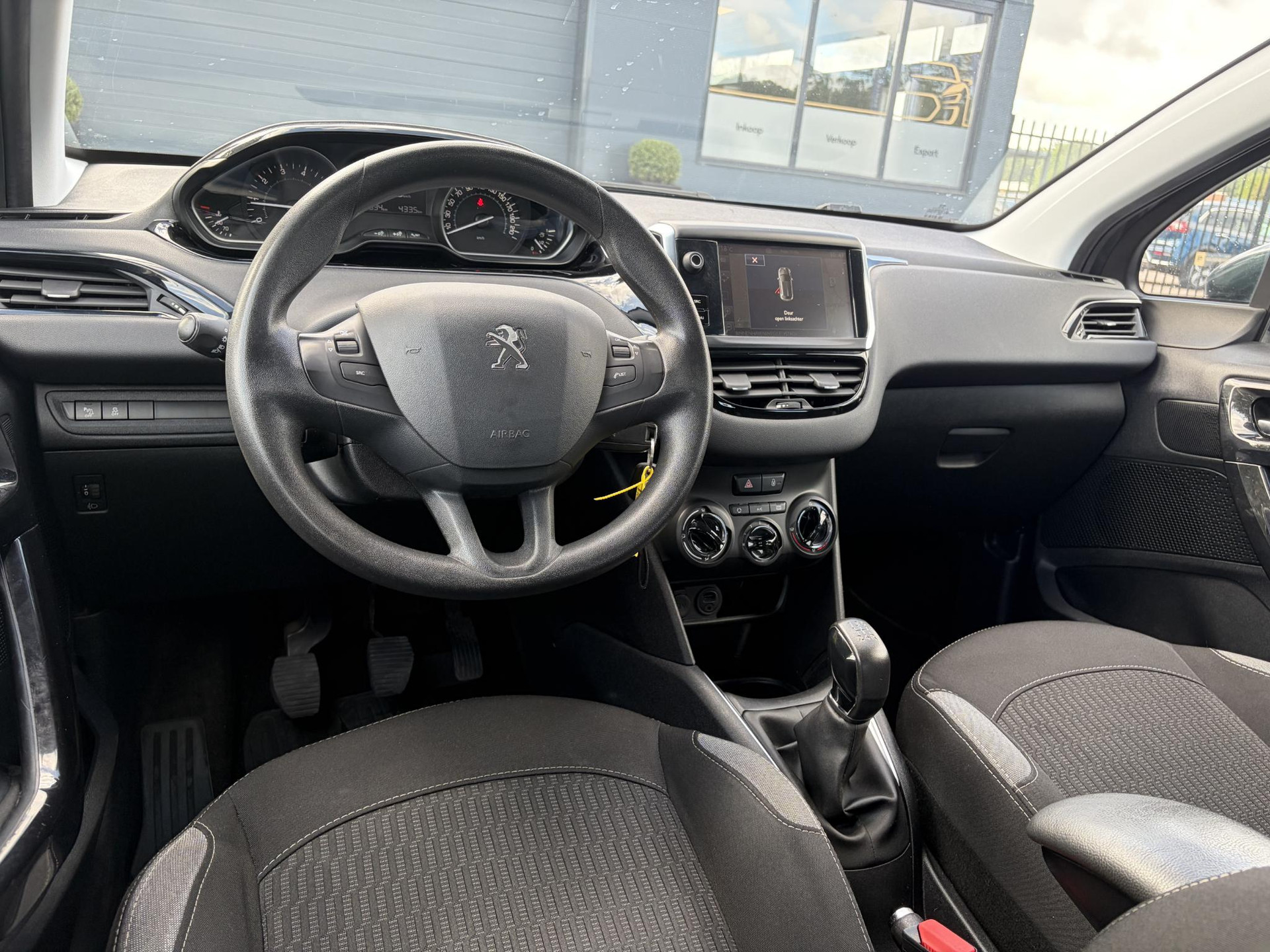 Peugeot 208 1.2 PureTech Blue Lion ✓Nieuwe D-riem✓Afn.Trekhaak✓Carplay✓Navi✓Airco✓Cruise✓Pdc✓2e Eigenaar✓Weinig Km✓5 Deurs✓N.A.P✓Apk tot 08-2027