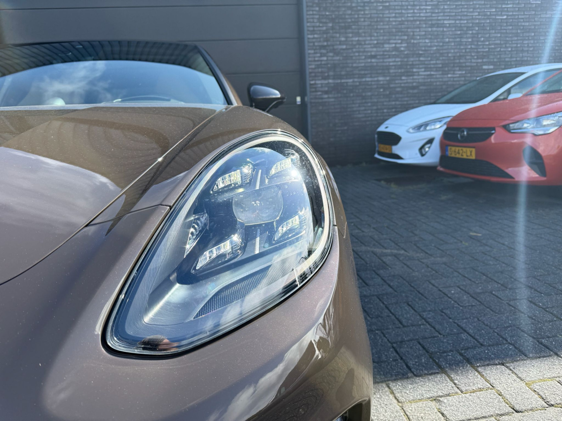 Porsche Panamera 2.9 4 E-Hybrid Platinum Edition | 2E EIGENAAR | 3/6/12MND GARANTIE | ACC | PANO | HUD | CARPLAY | SFEER | 360 CAMERA | BOMVOL | SOFTCLOSE |