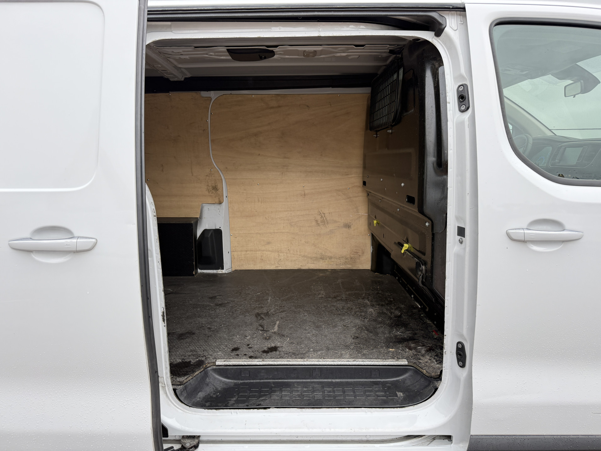 Toyota ProAce Electric 75kWh 136PK L2 Elektrisch 93.3% (SOH) 330km WLTP Snelladen Cruise Control Climate Control Carplay Navigatie 360° Camera Snelladen