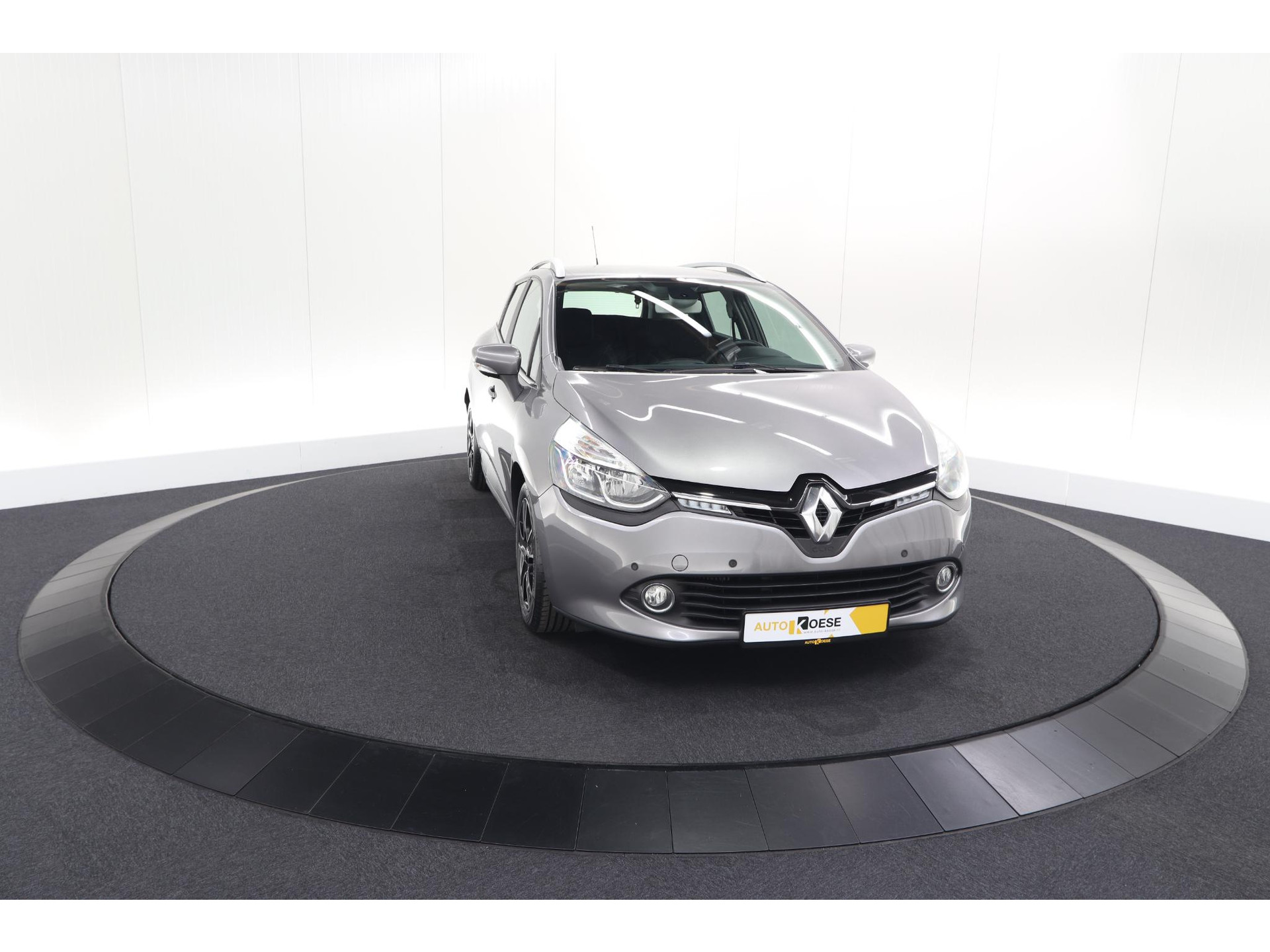 Renault Clio Estate 1.5 dCi ECO Dynamique | Parkeersensoren voor + achter | Armsteun | Navigatie